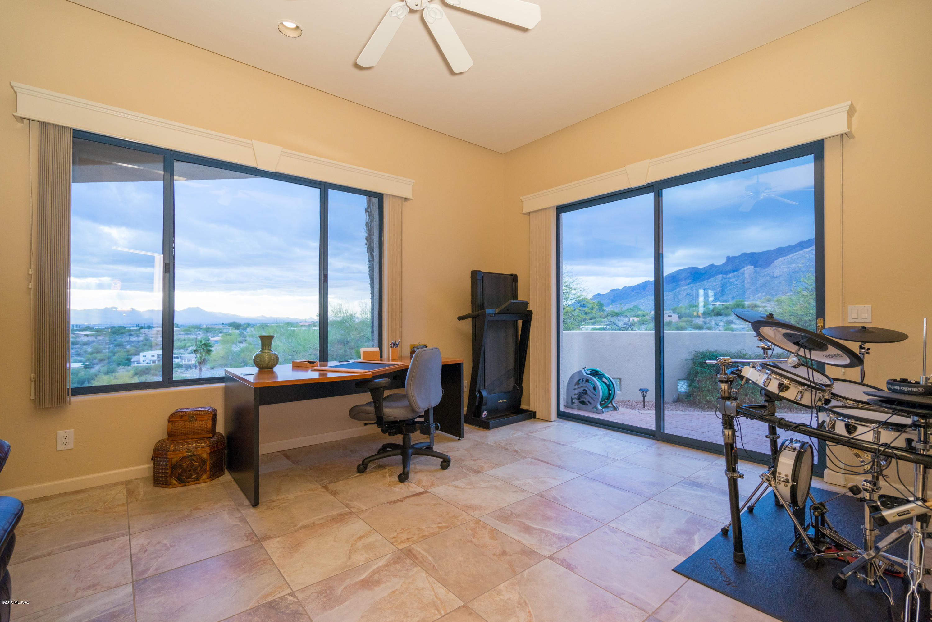 5580 E Paseo Cimarron
