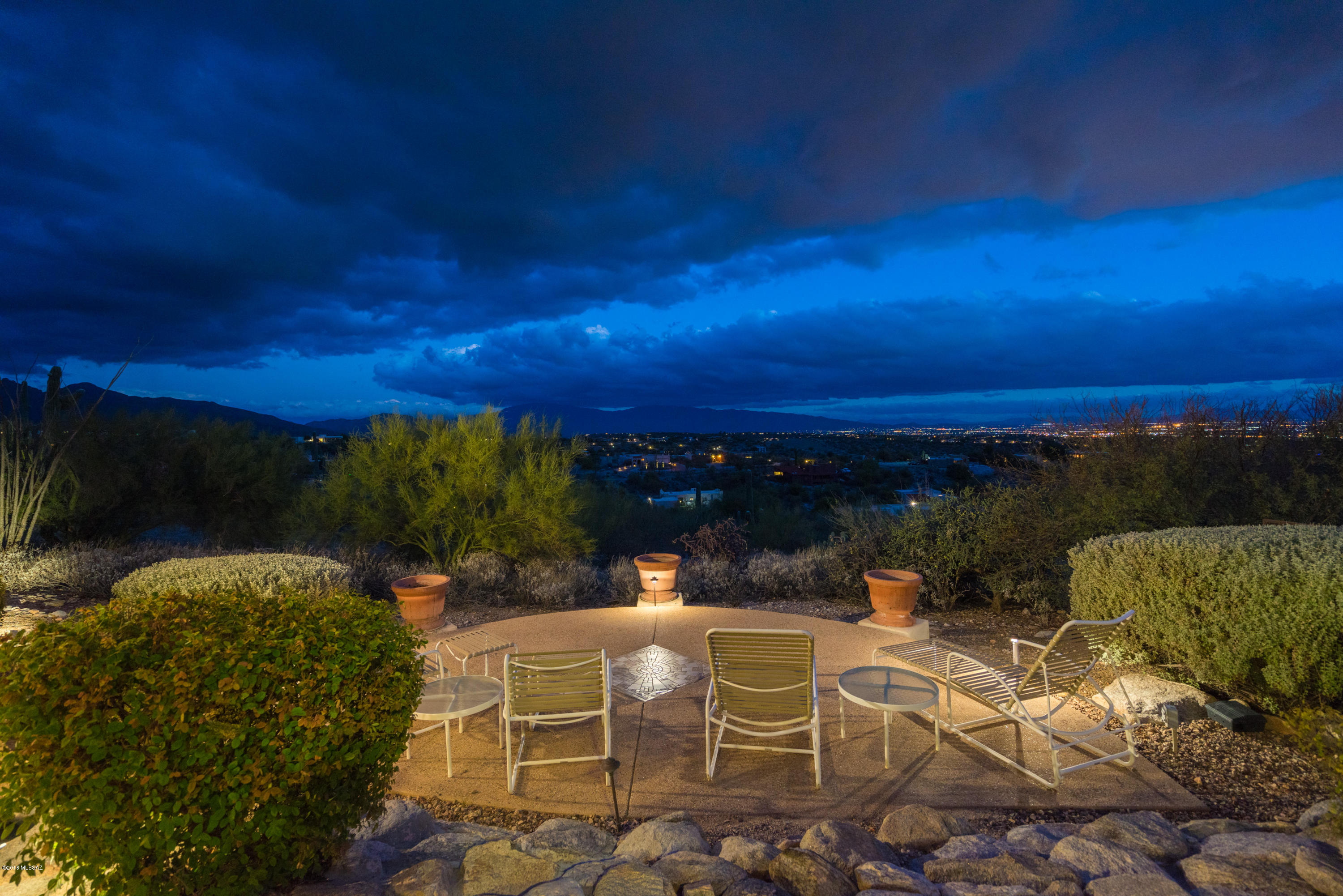 5580 E Paseo Cimarron