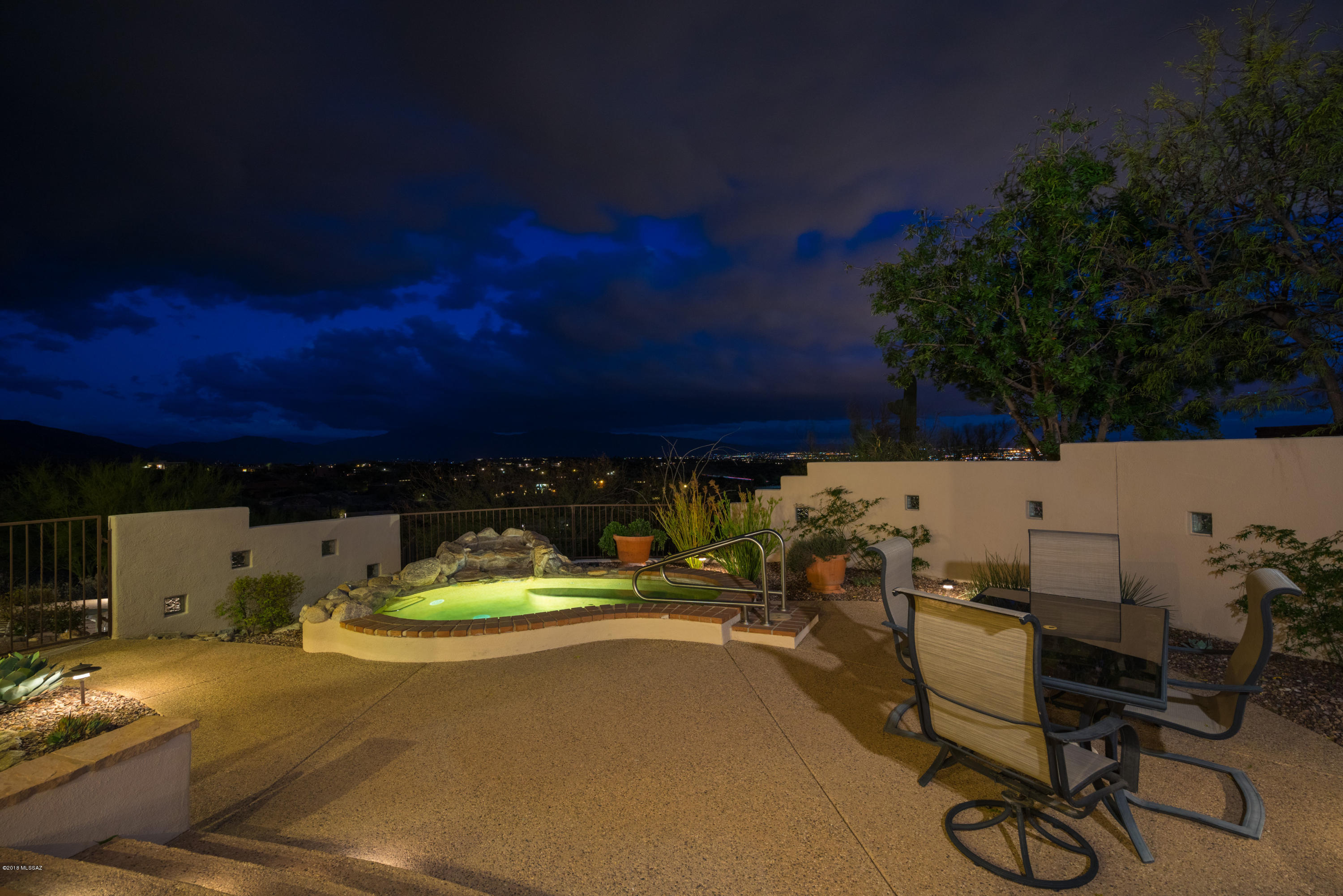 5580 E Paseo Cimarron