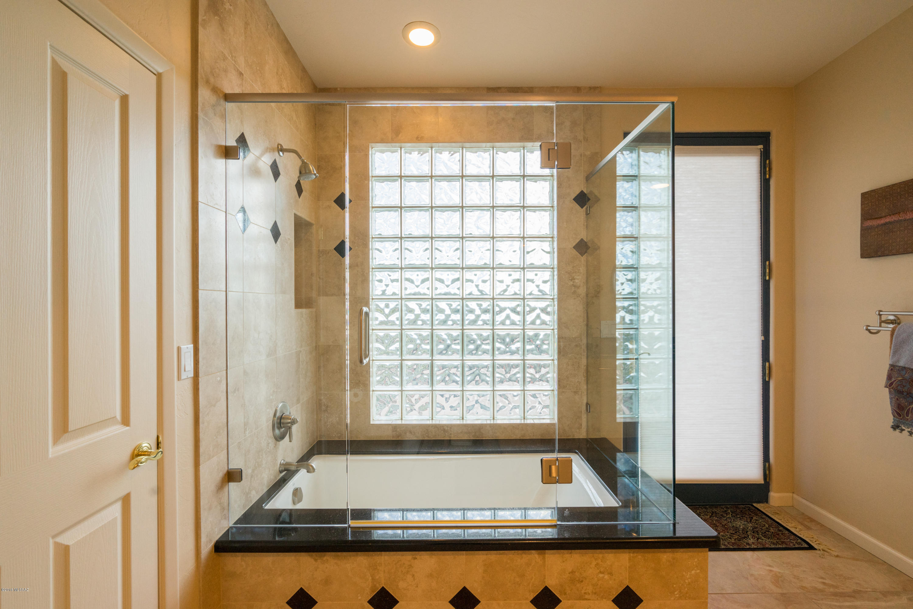 5580 E Paseo Cimarron