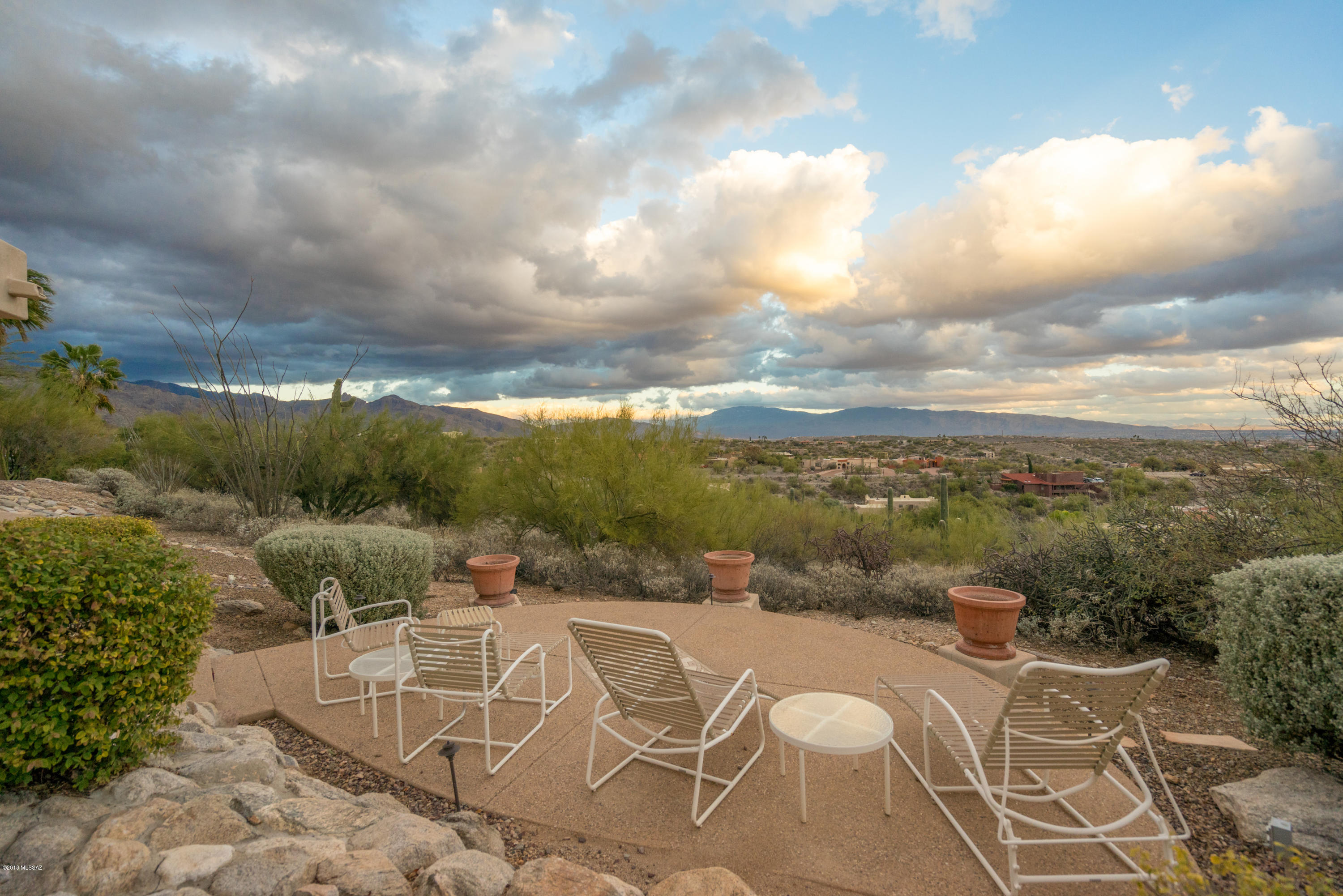 5580 E Paseo Cimarron