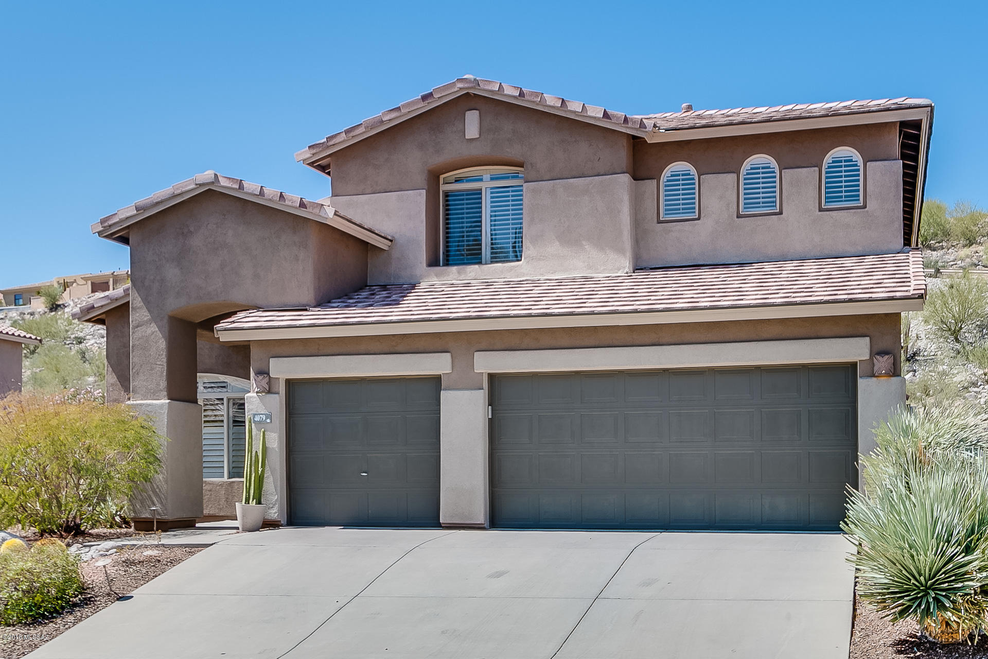 4079 N Sunset Cliff Place