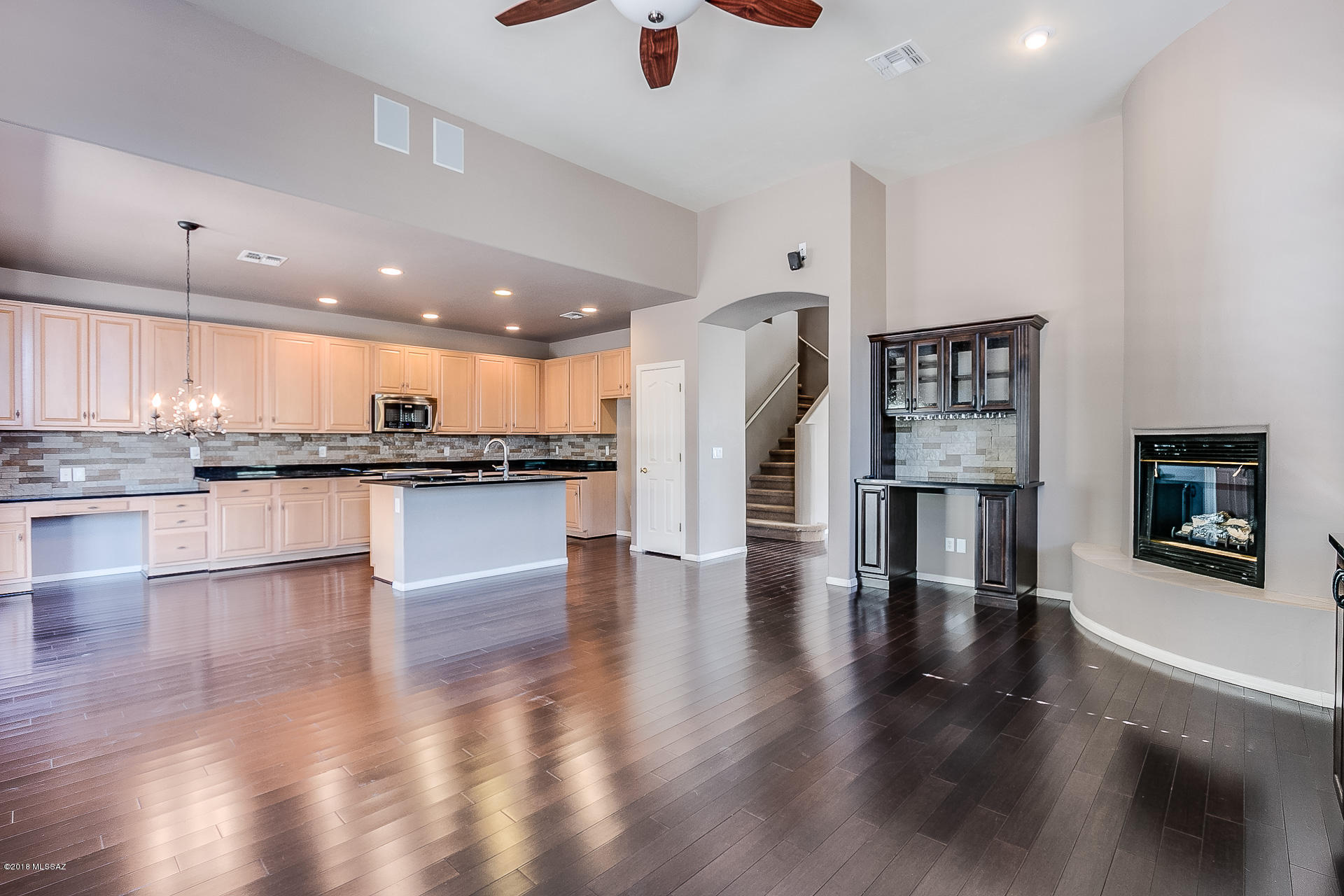4079 N Sunset Cliff Place