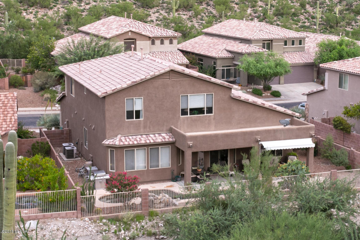 4079 N Sunset Cliff Place