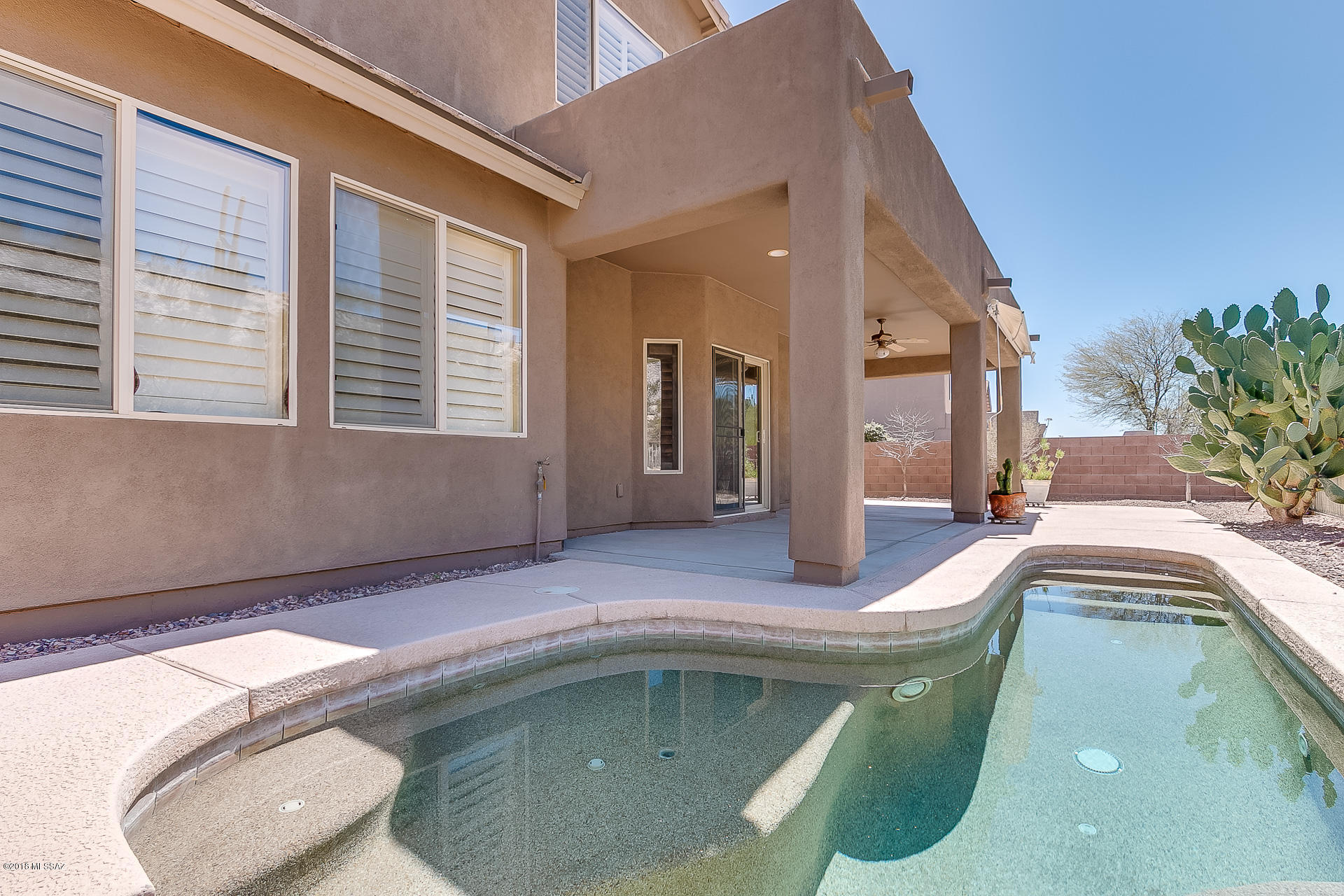 4079 N Sunset Cliff Place