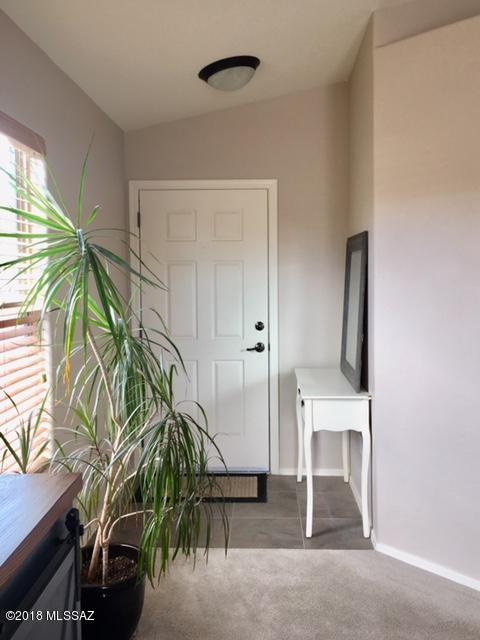 685 W Calle Franja Verde