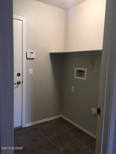 685 W Calle Franja Verde