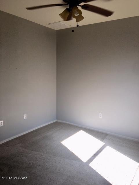 685 W Calle Franja Verde