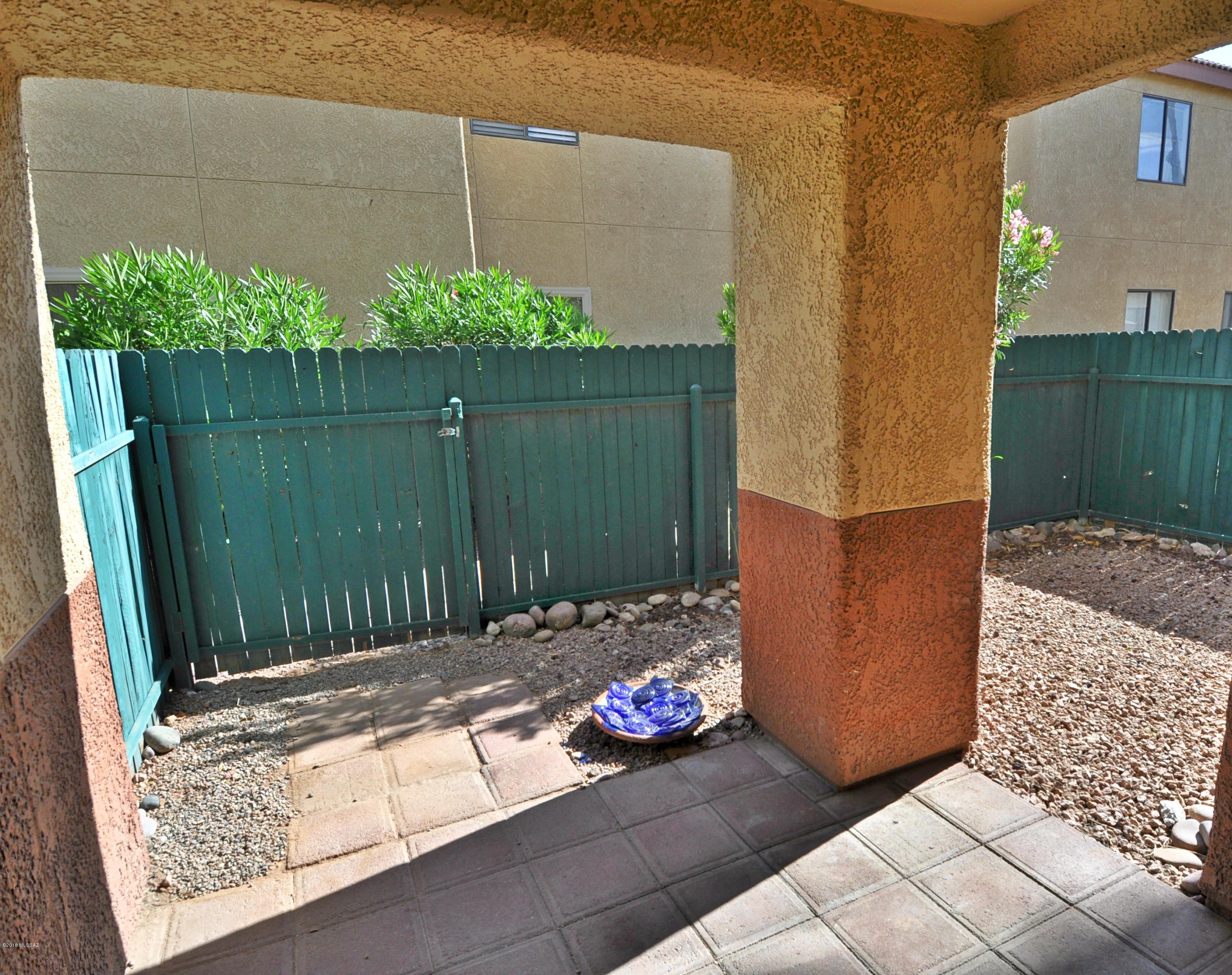 3690 N Country Club Road Unit: 1035