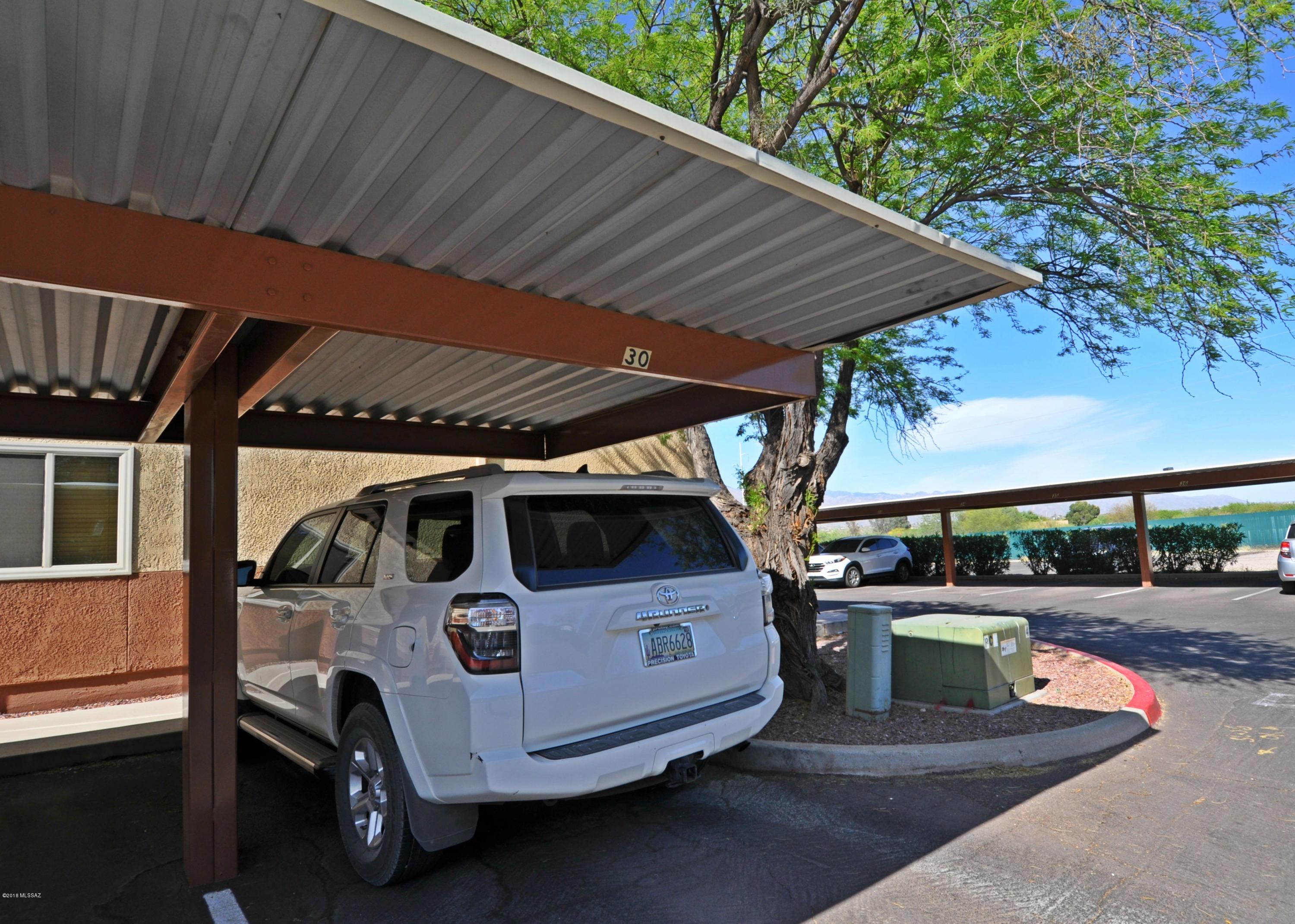 3690 N Country Club Road Unit: 1035