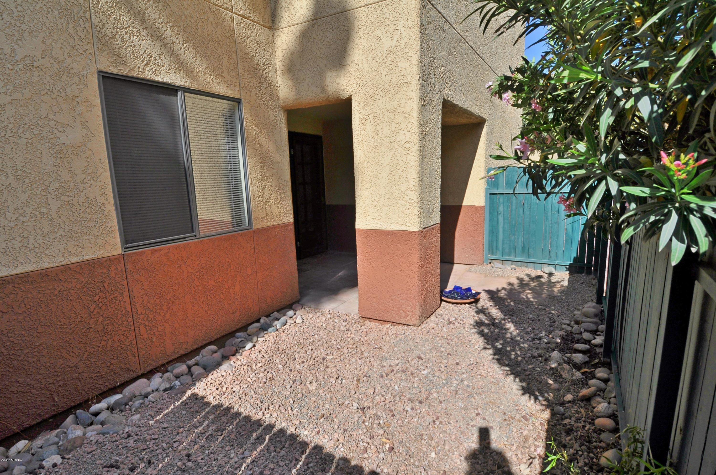 3690 N Country Club Road Unit: 1035