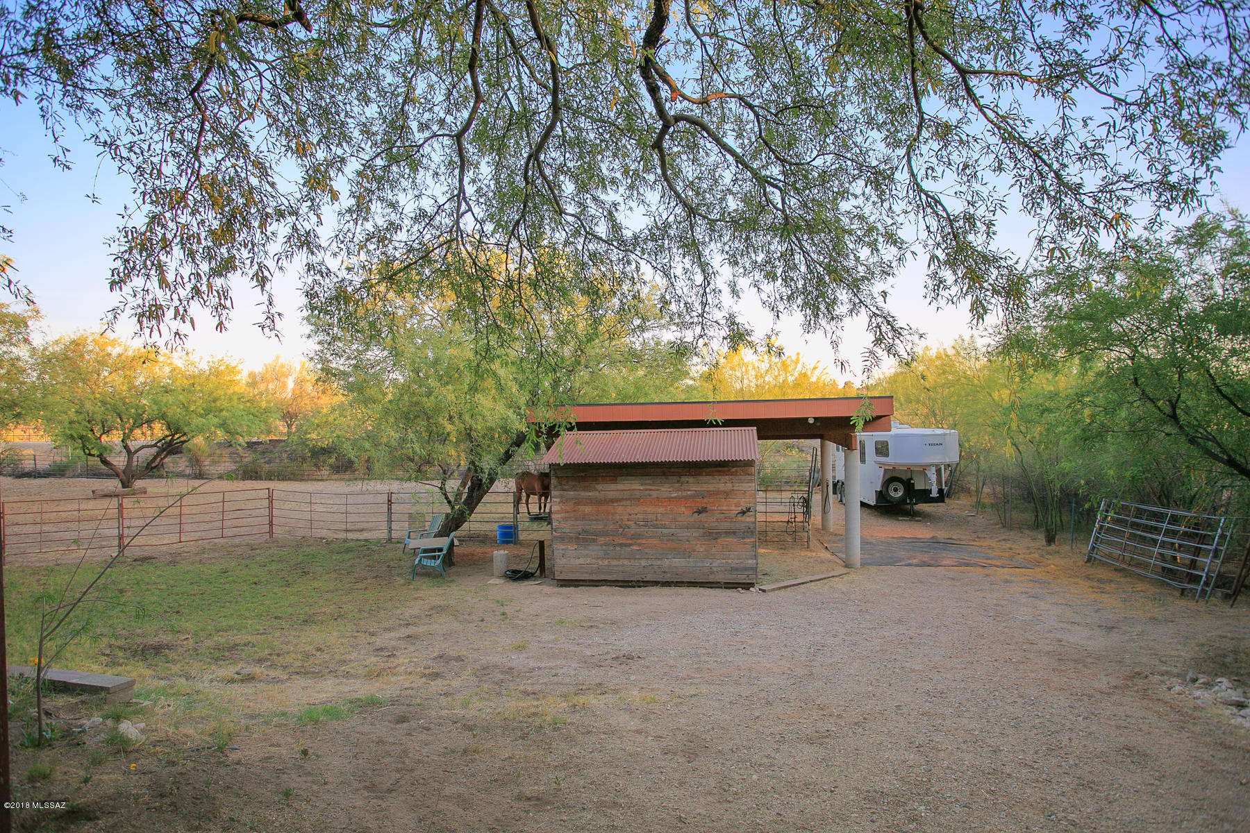 3221 N Riverbend Place