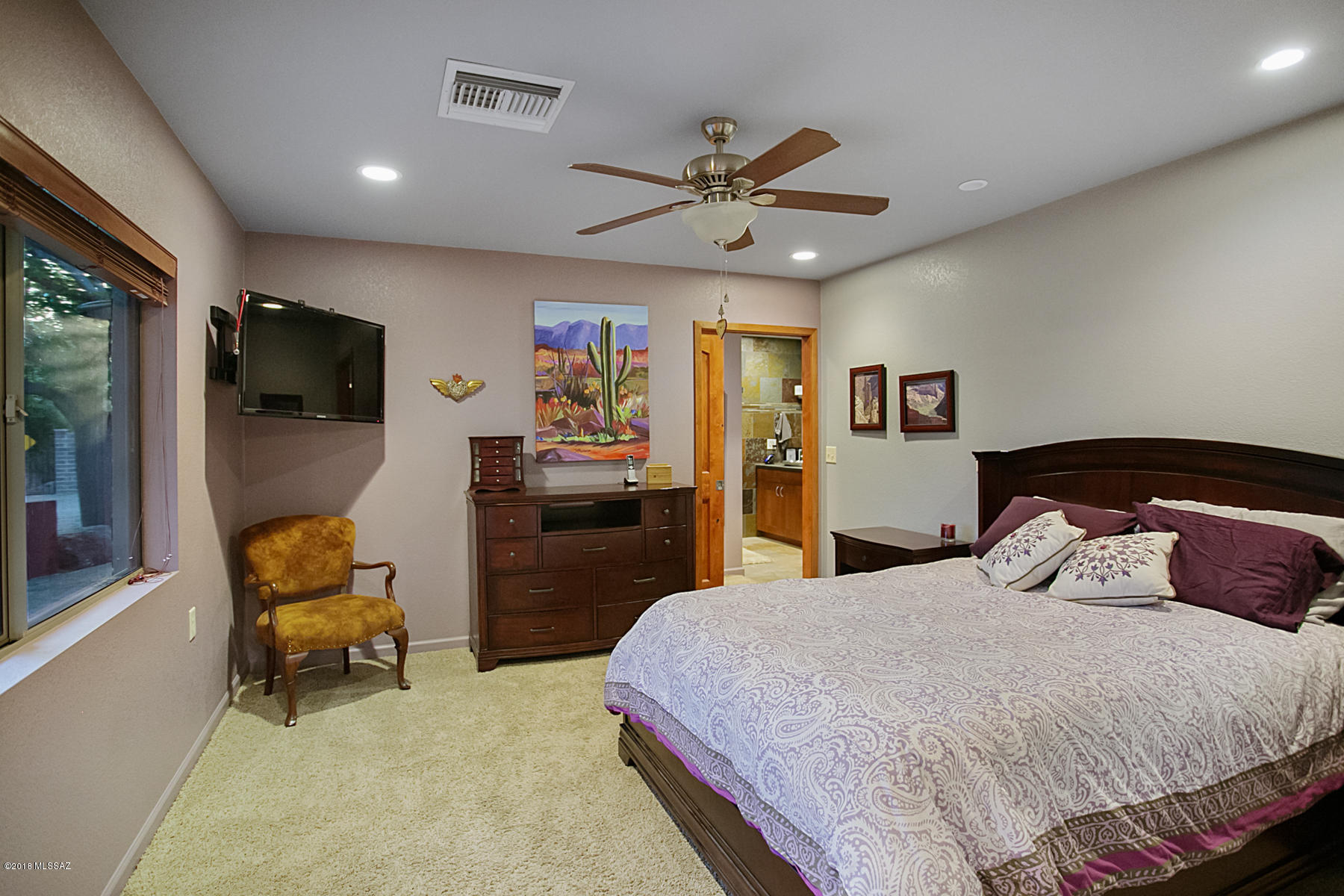 3221 N Riverbend Place