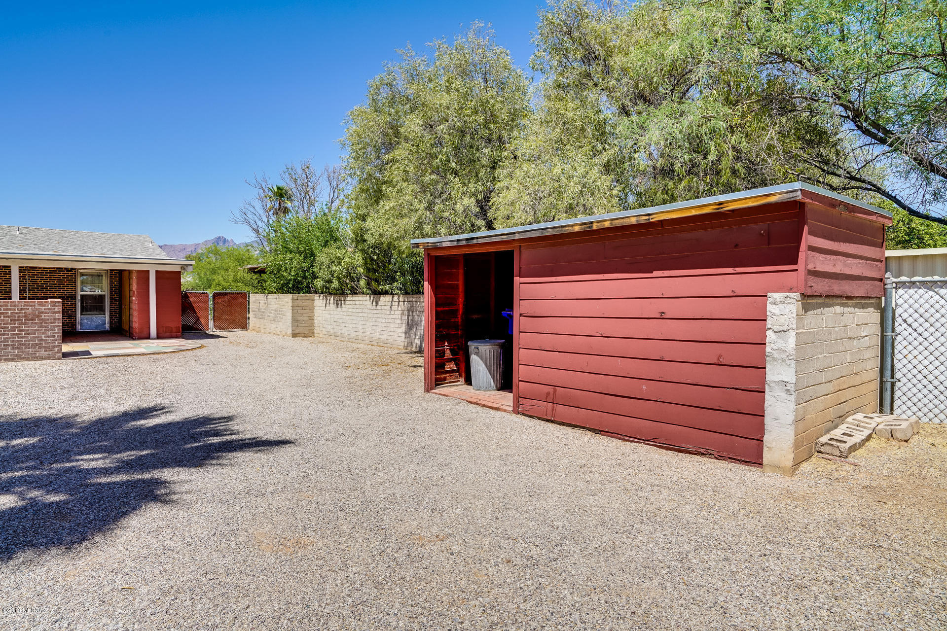 2850 E Sylvia Street