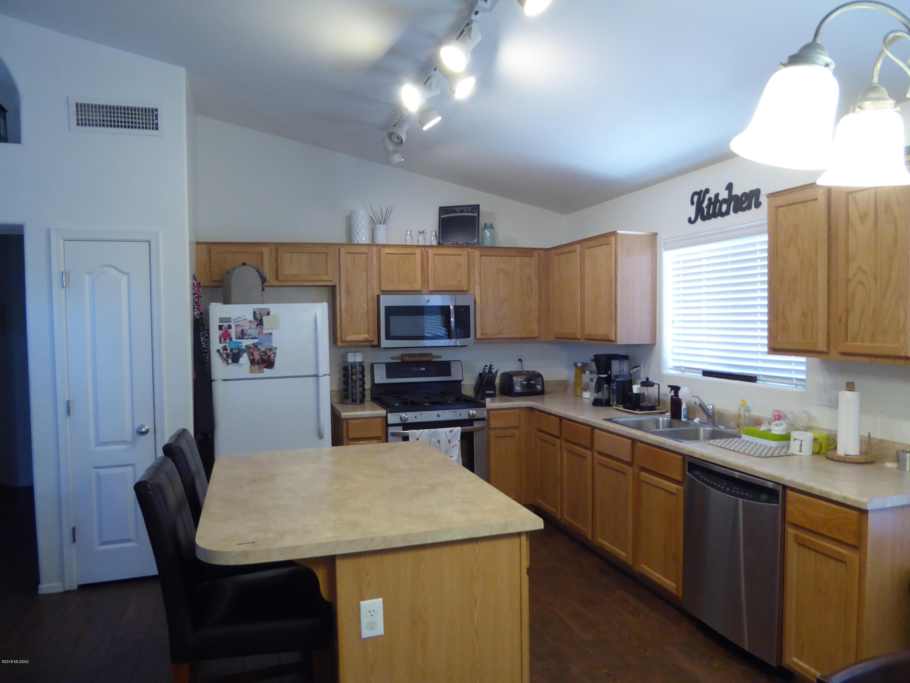 60354 E Old Spur Place