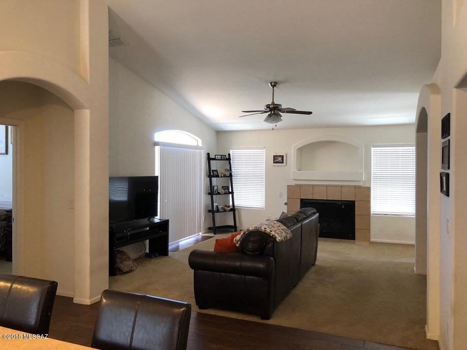 60354 E Old Spur Place