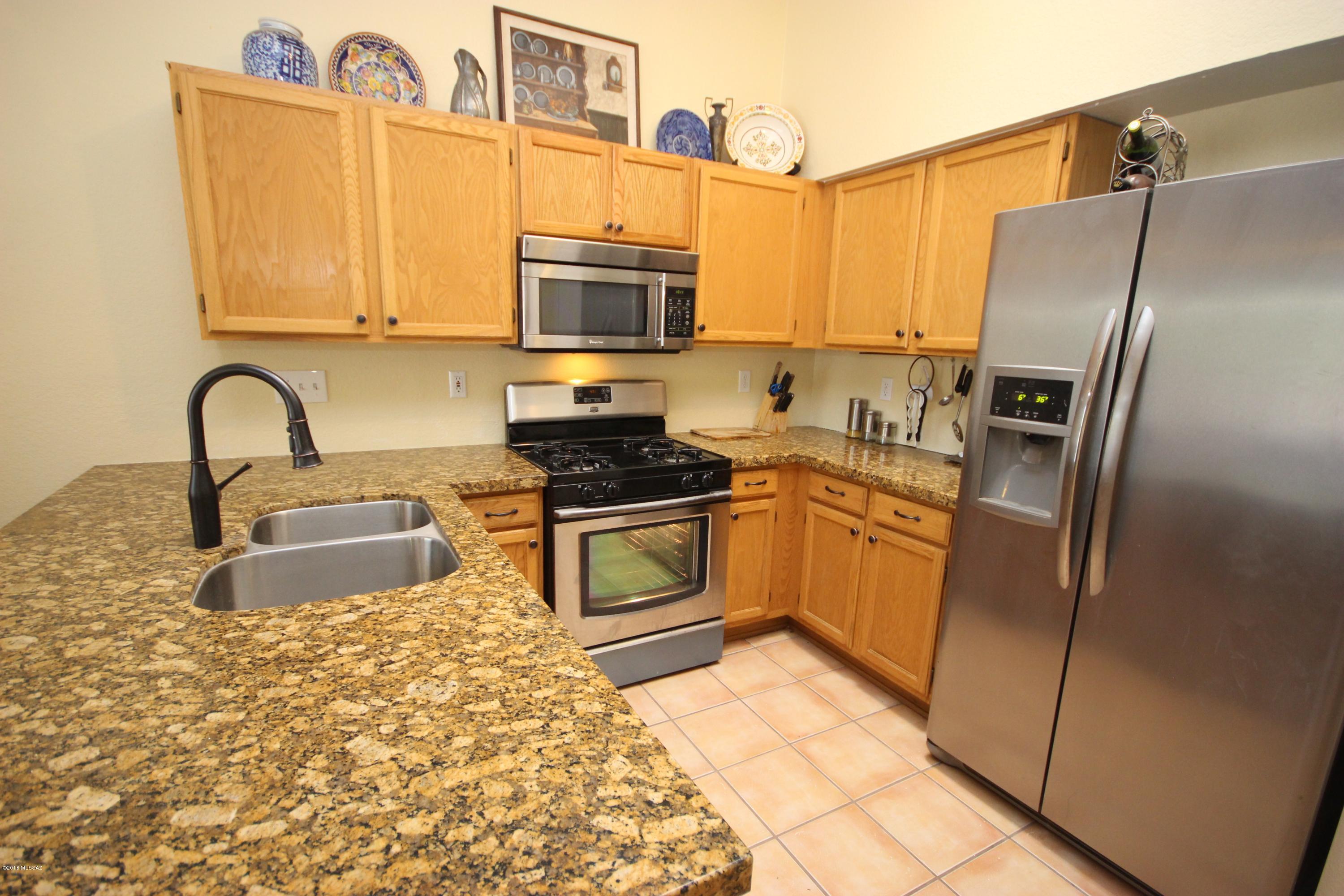 9819 N Camino Vado