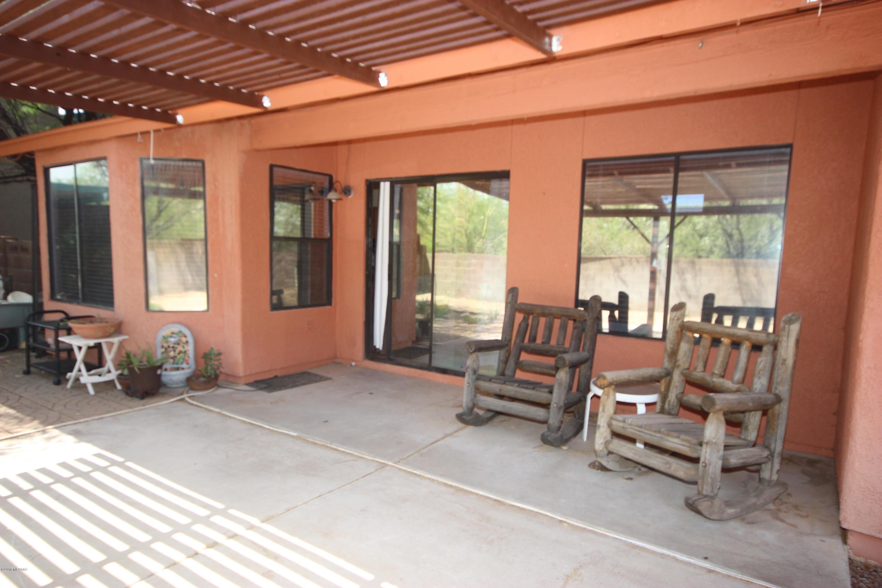 9819 N Camino Vado