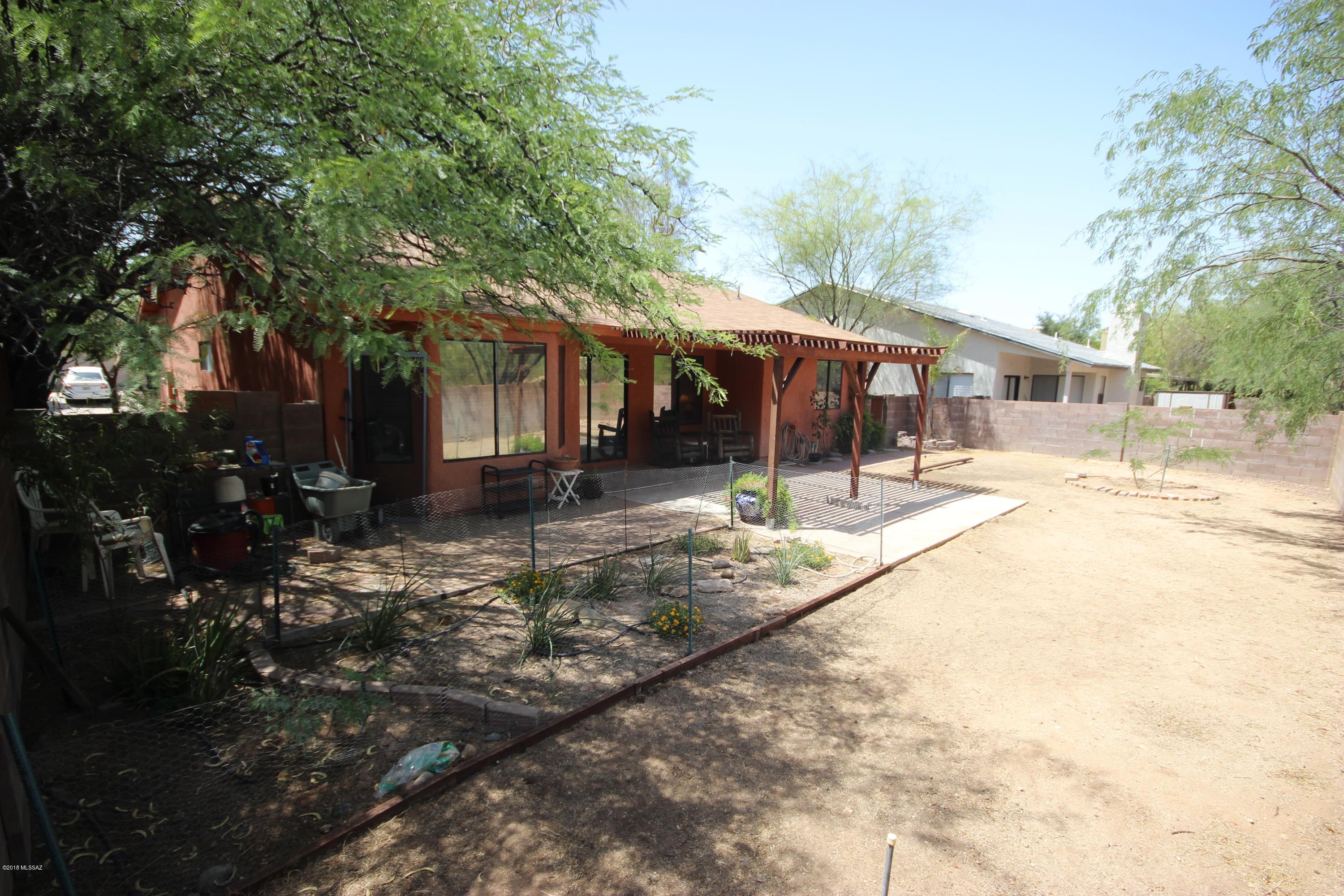 9819 N Camino Vado
