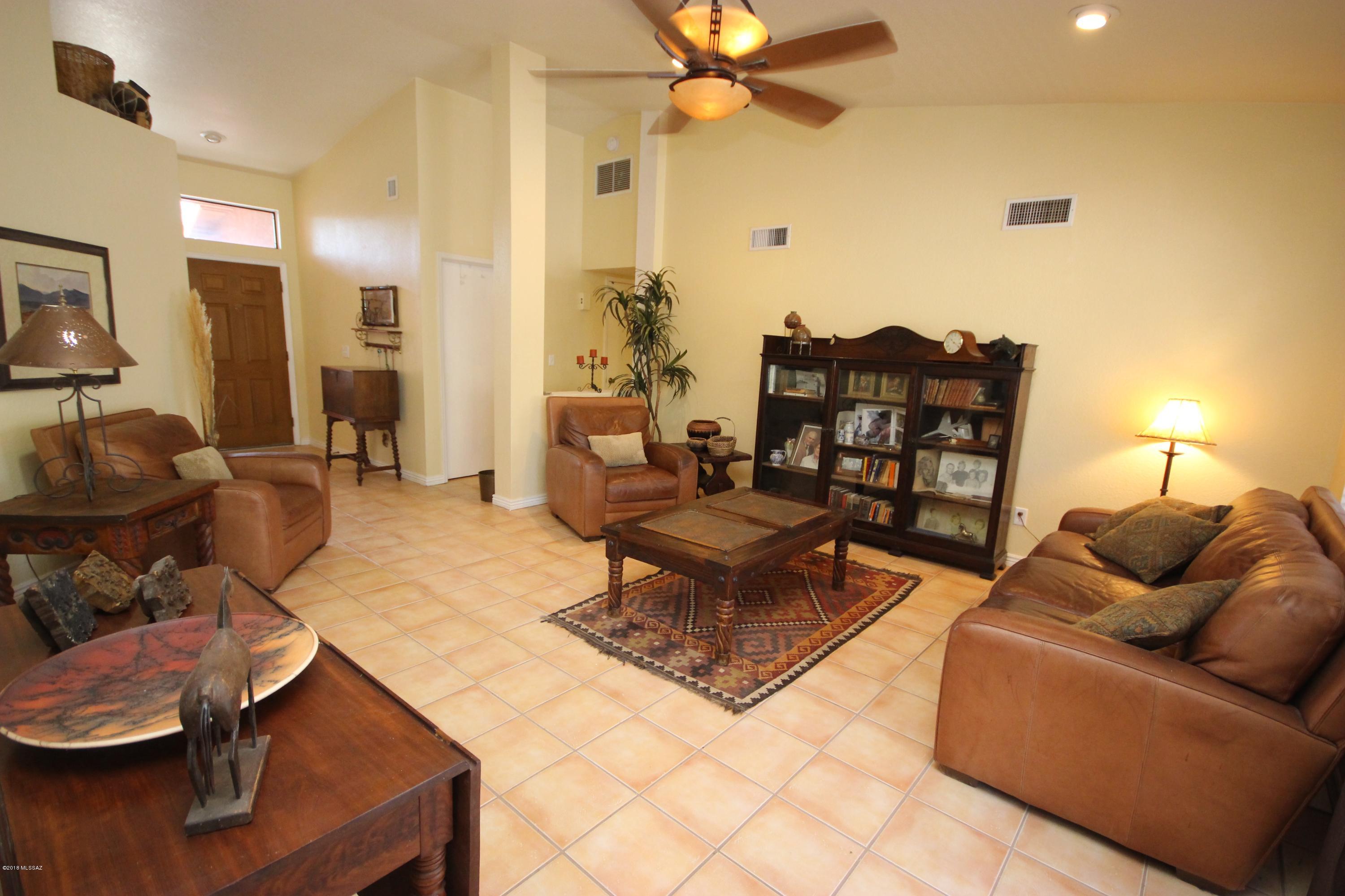 9819 N Camino Vado