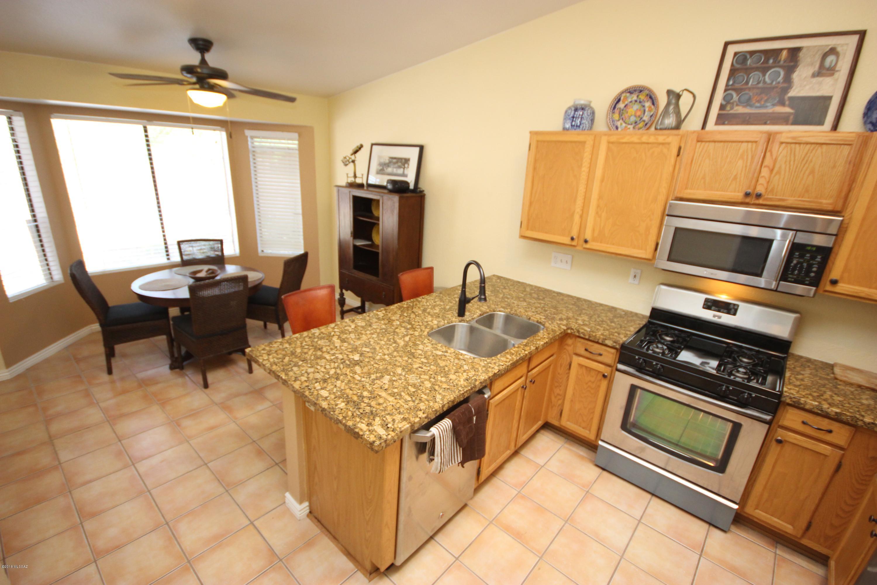 9819 N Camino Vado