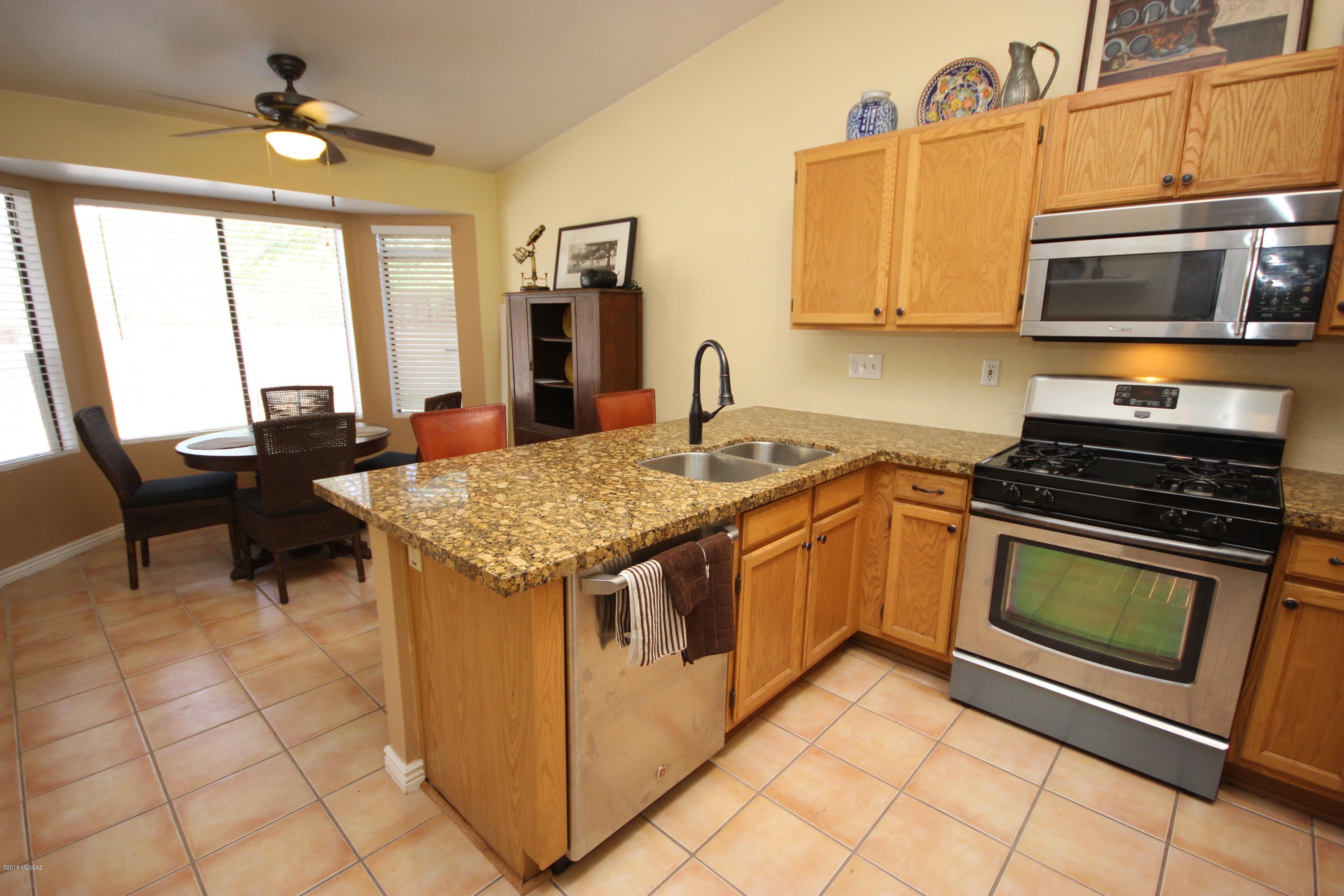 9819 N Camino Vado