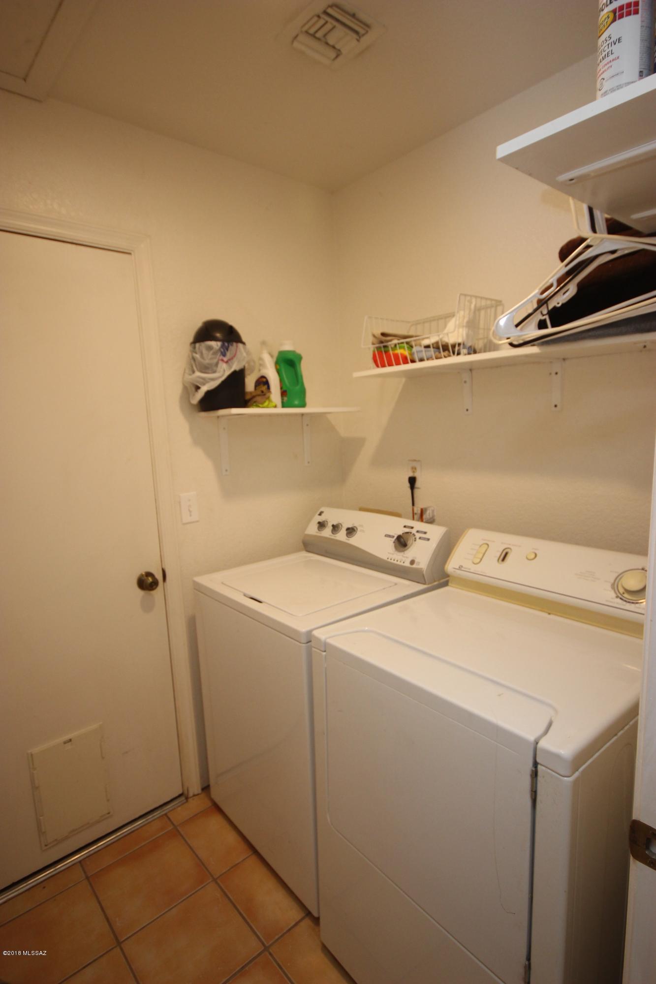 9819 N Camino Vado