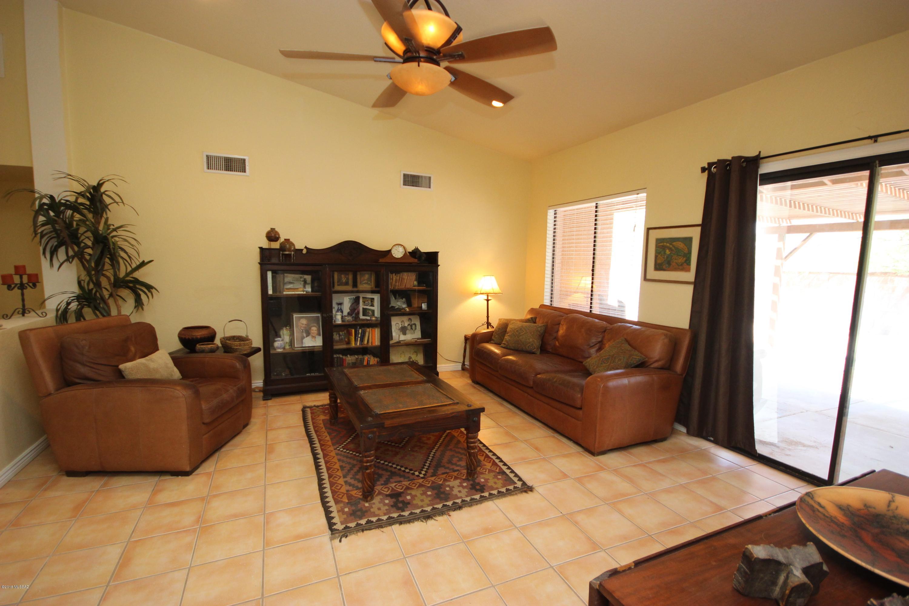 9819 N Camino Vado