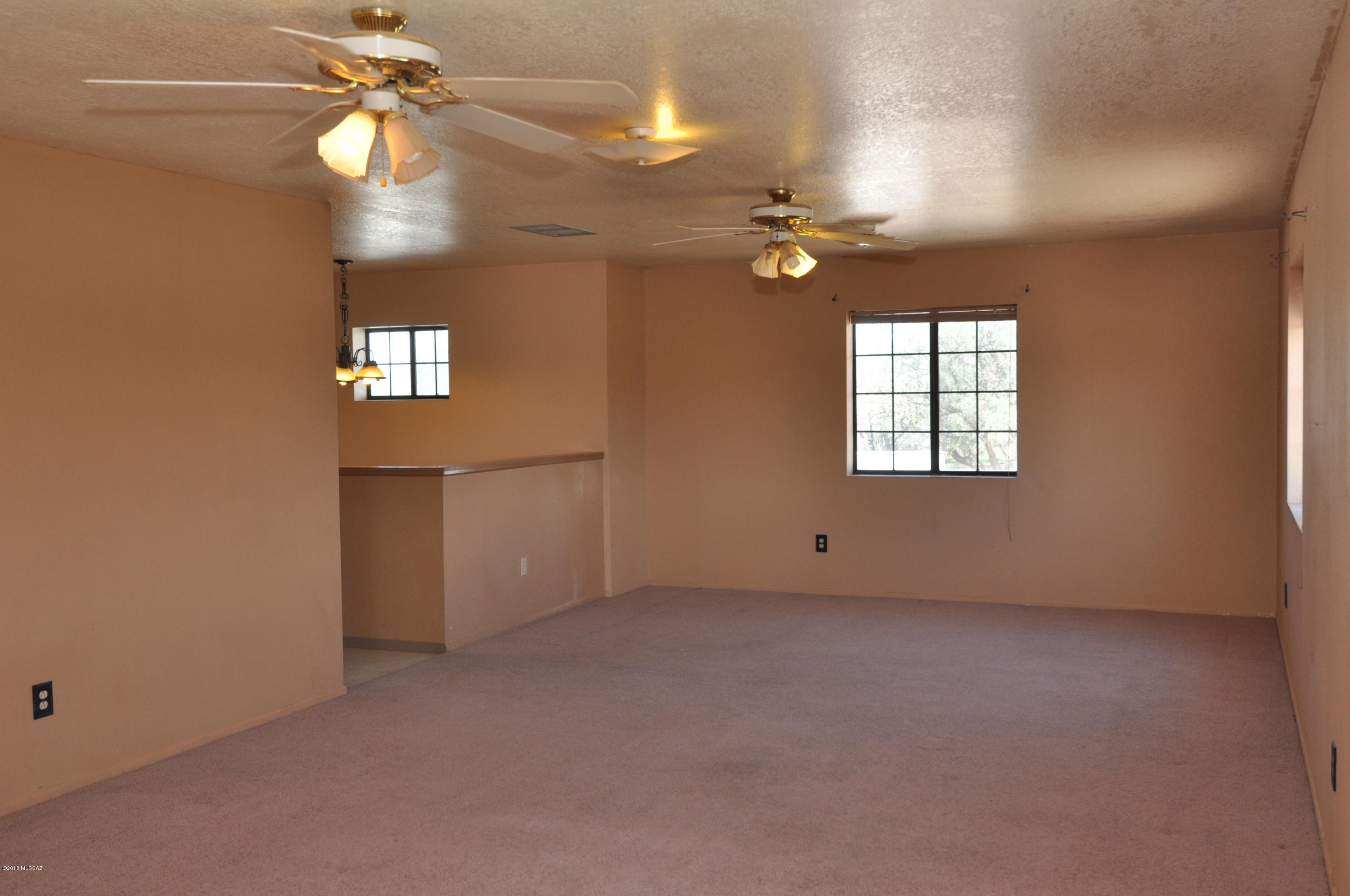 800 W Possum Lane
