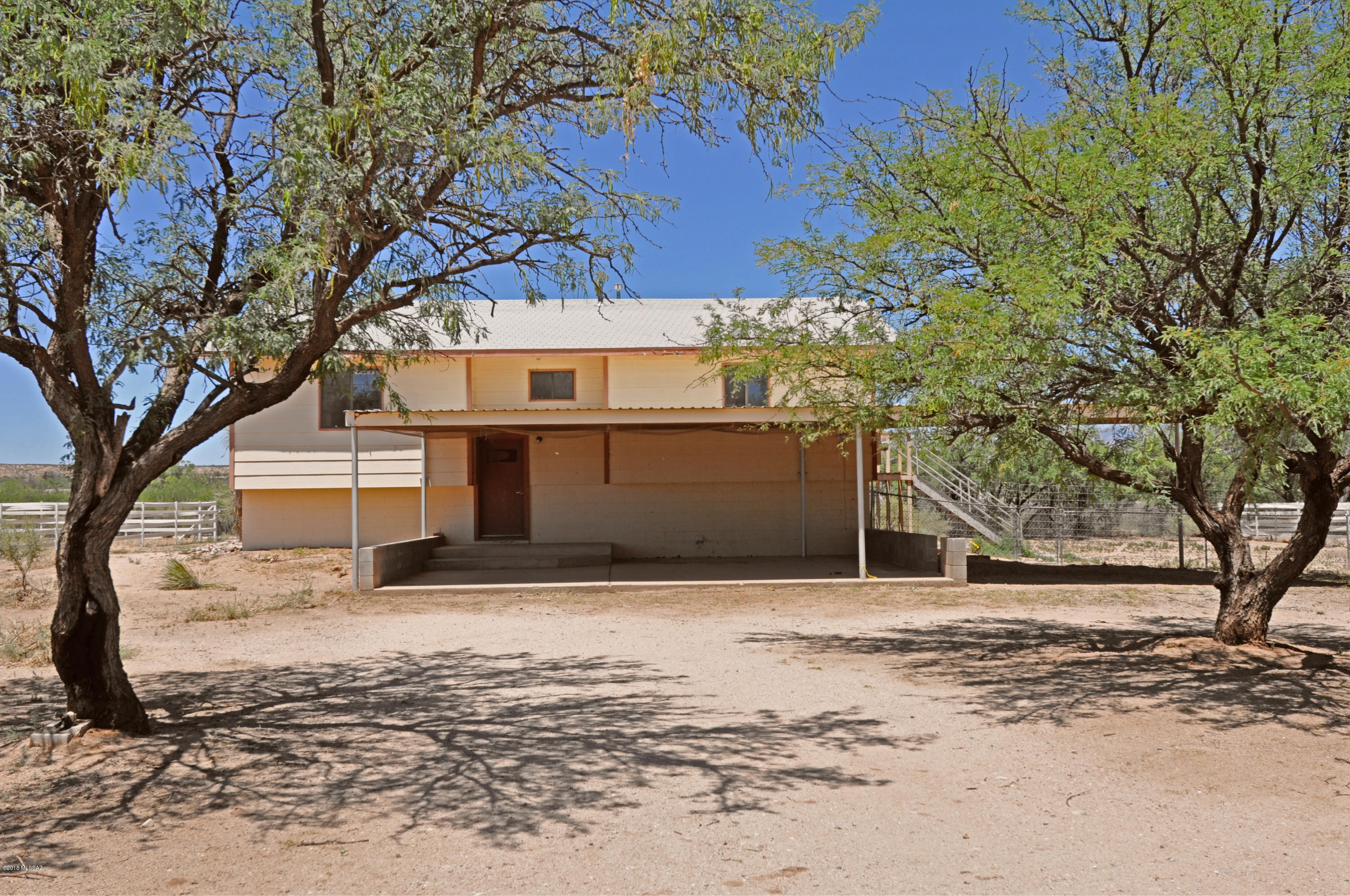 800 W Possum Lane