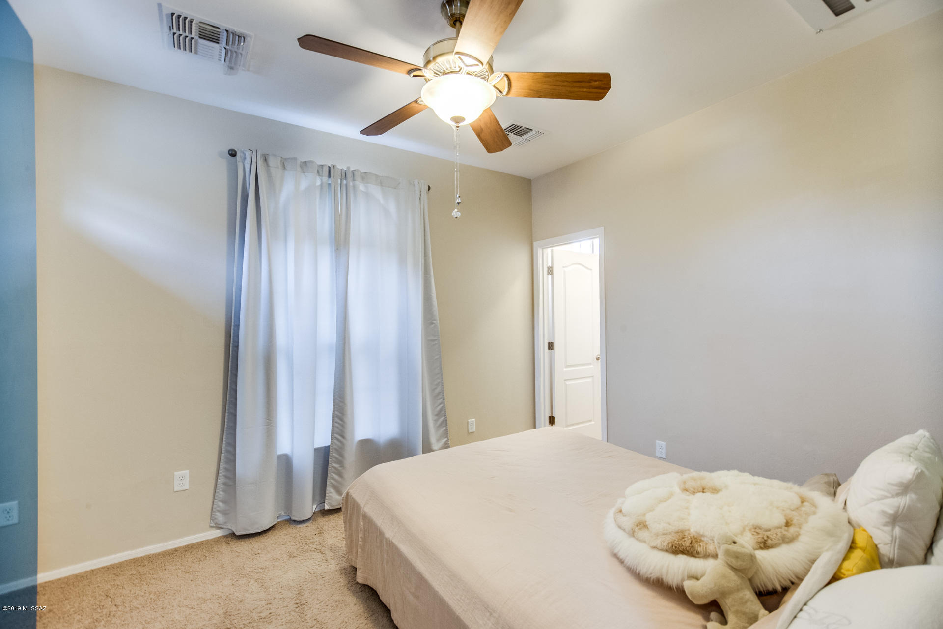 755 W Camino Sorpresa