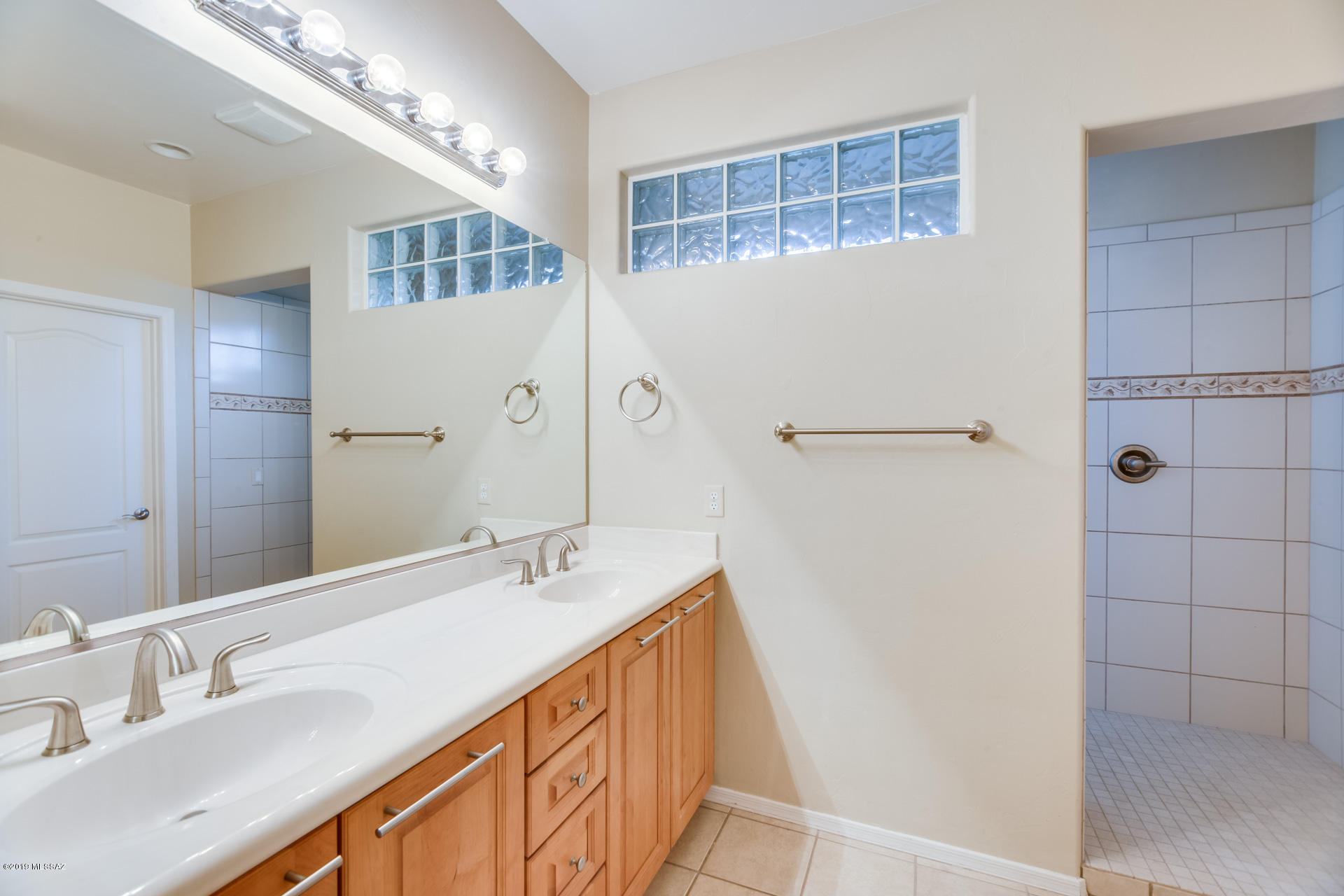 755 W Camino Sorpresa