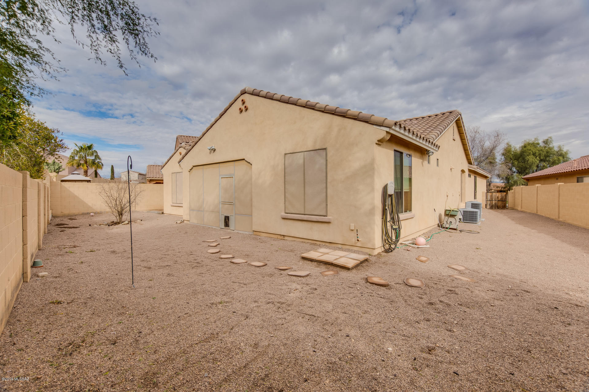 755 W Camino Sorpresa