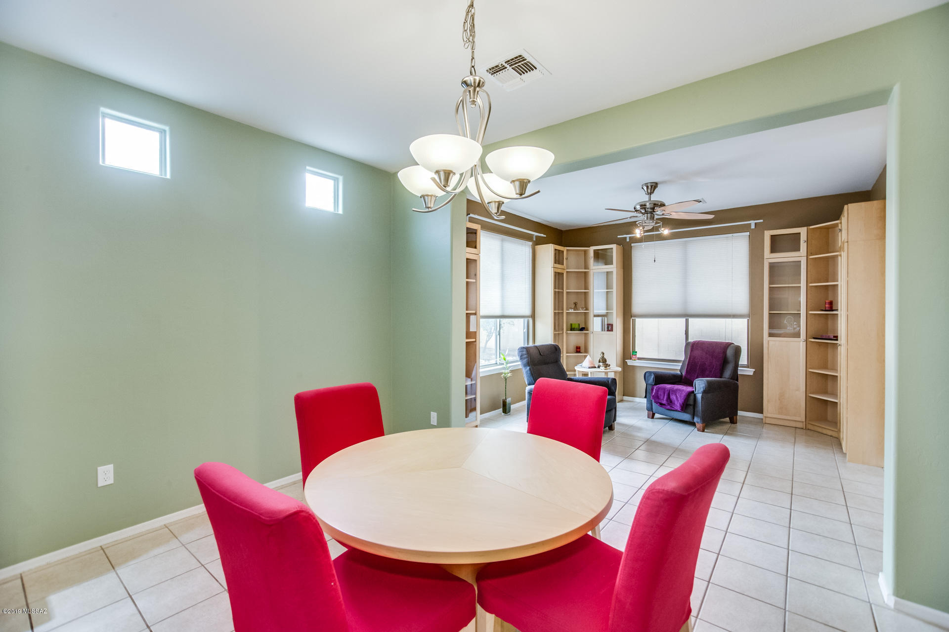 755 W Camino Sorpresa