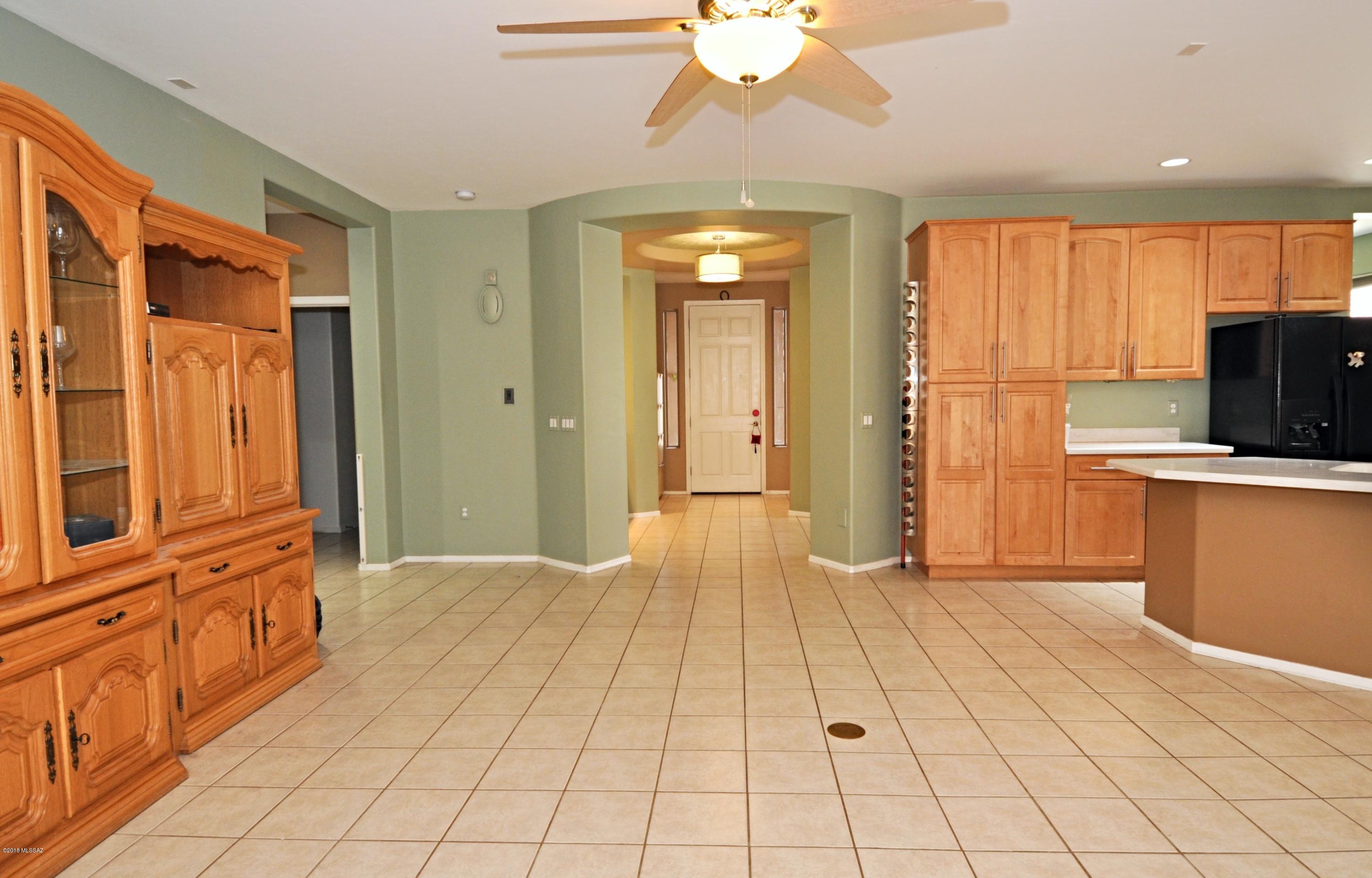 755 W Camino Sorpresa