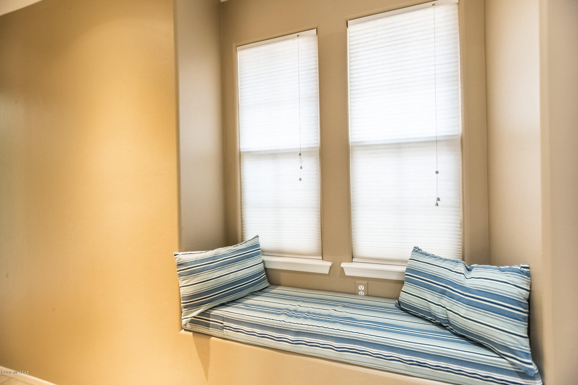 755 W Camino Sorpresa