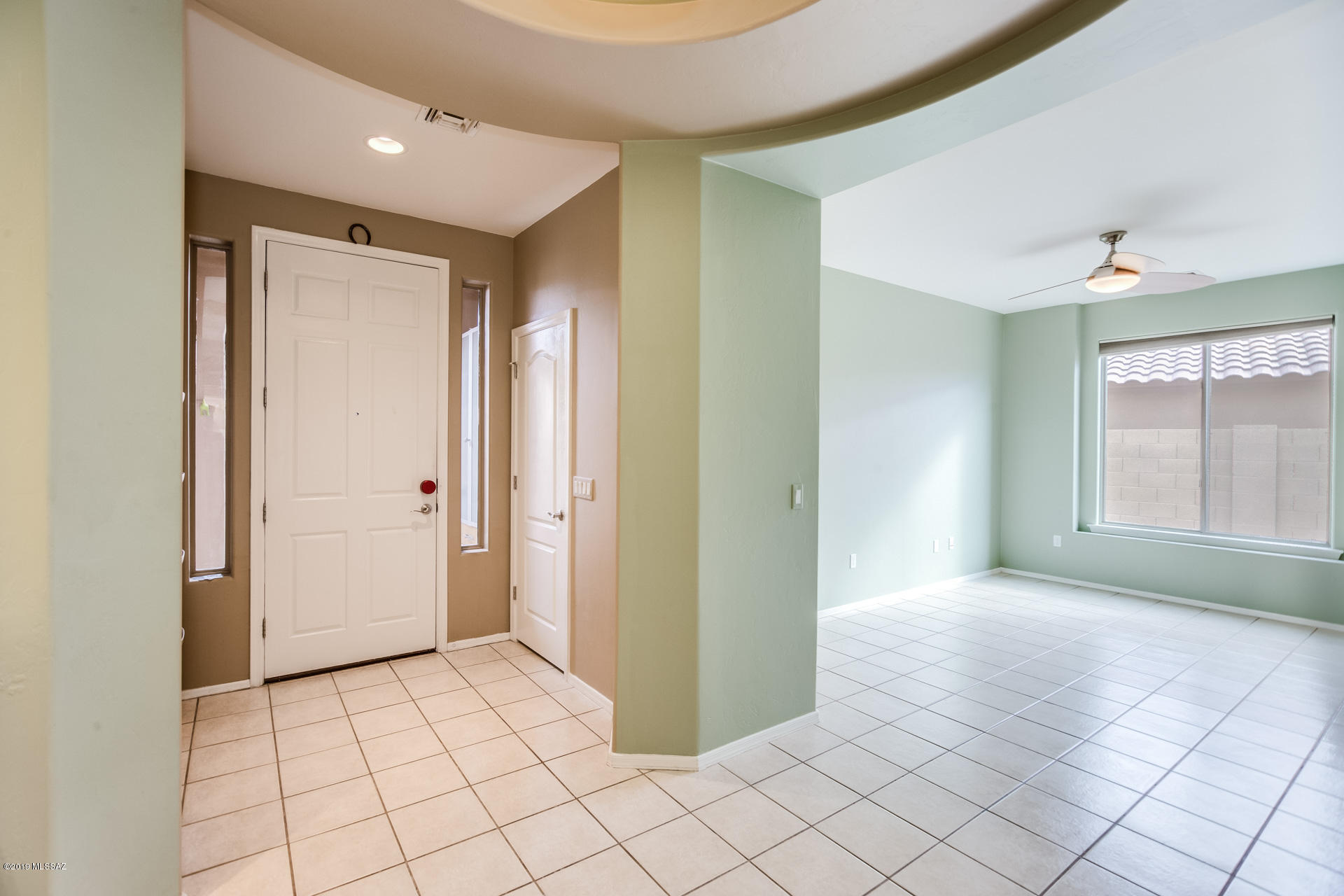 755 W Camino Sorpresa