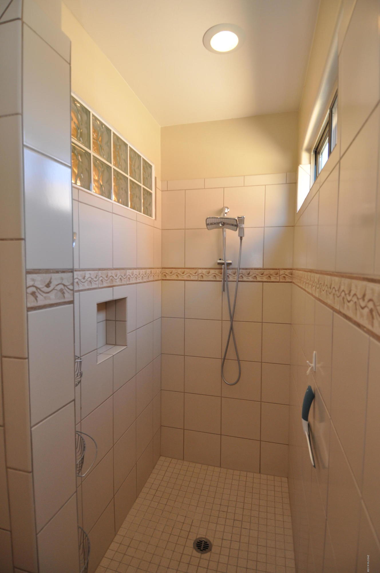 755 W Camino Sorpresa