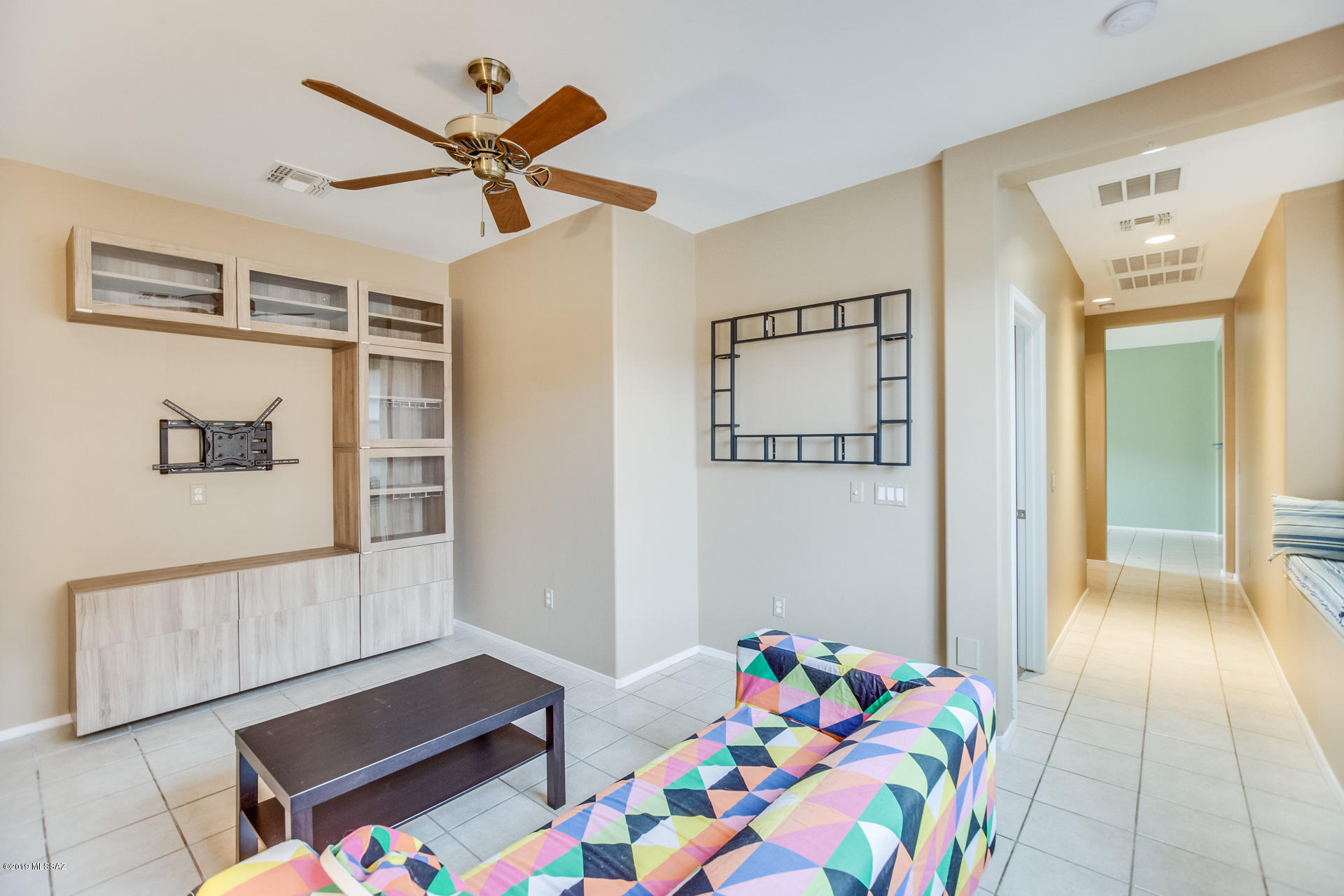 755 W Camino Sorpresa