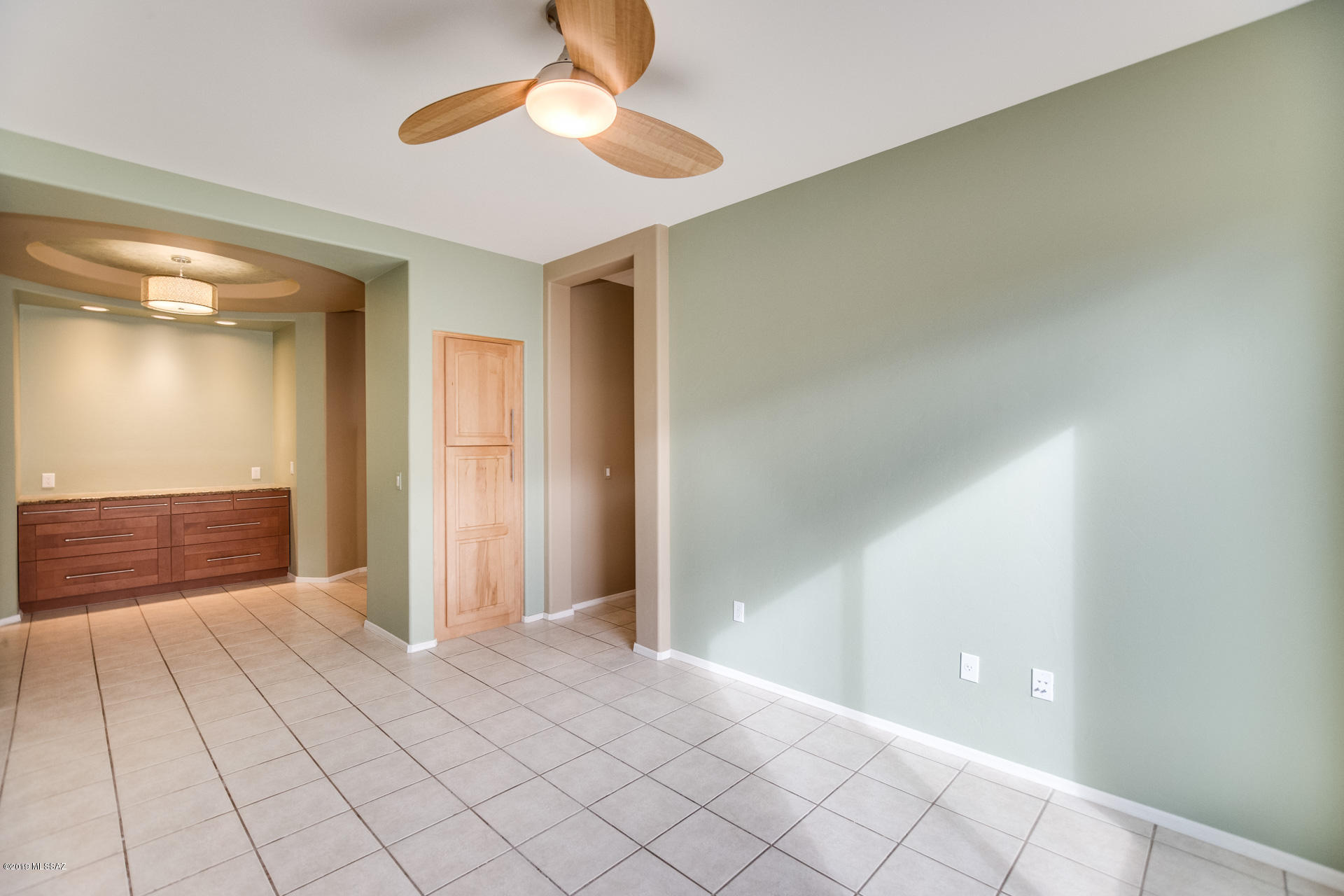 755 W Camino Sorpresa