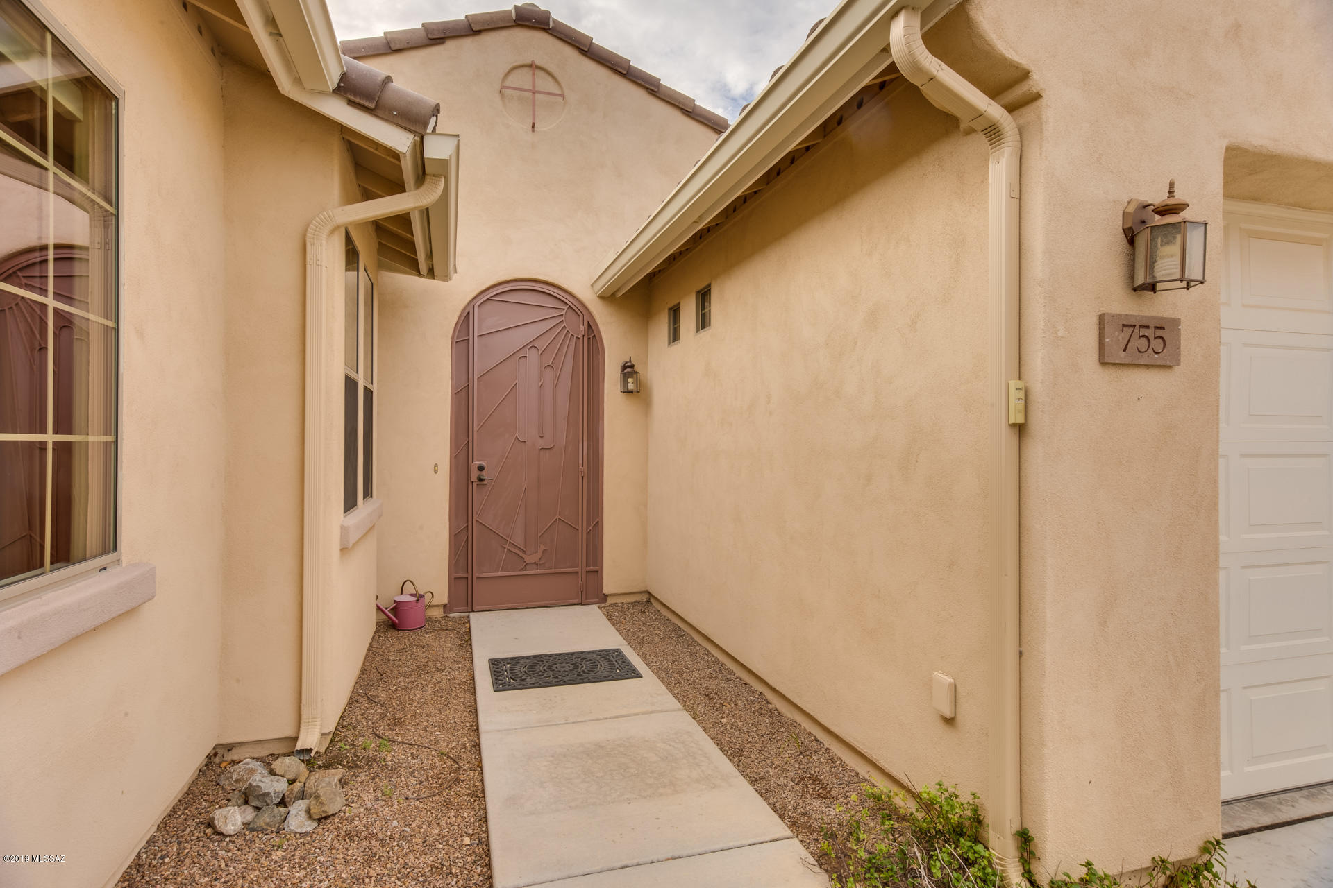 755 W Camino Sorpresa