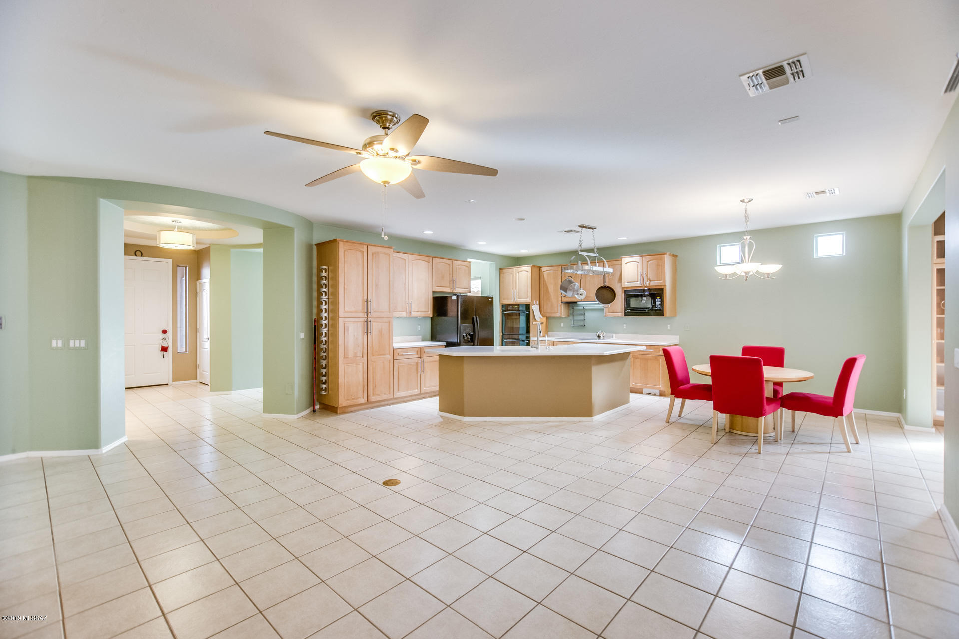 755 W Camino Sorpresa