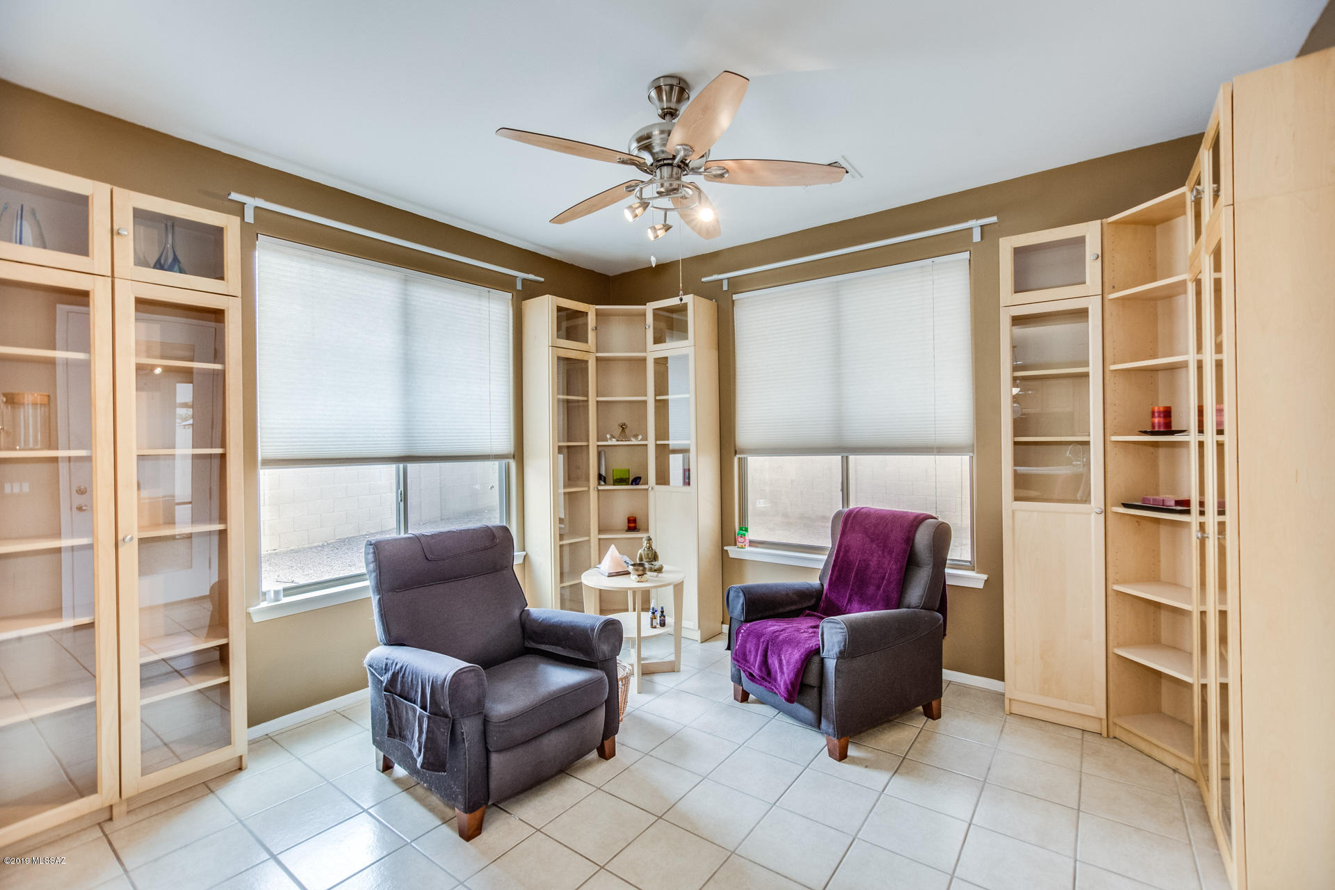 755 W Camino Sorpresa