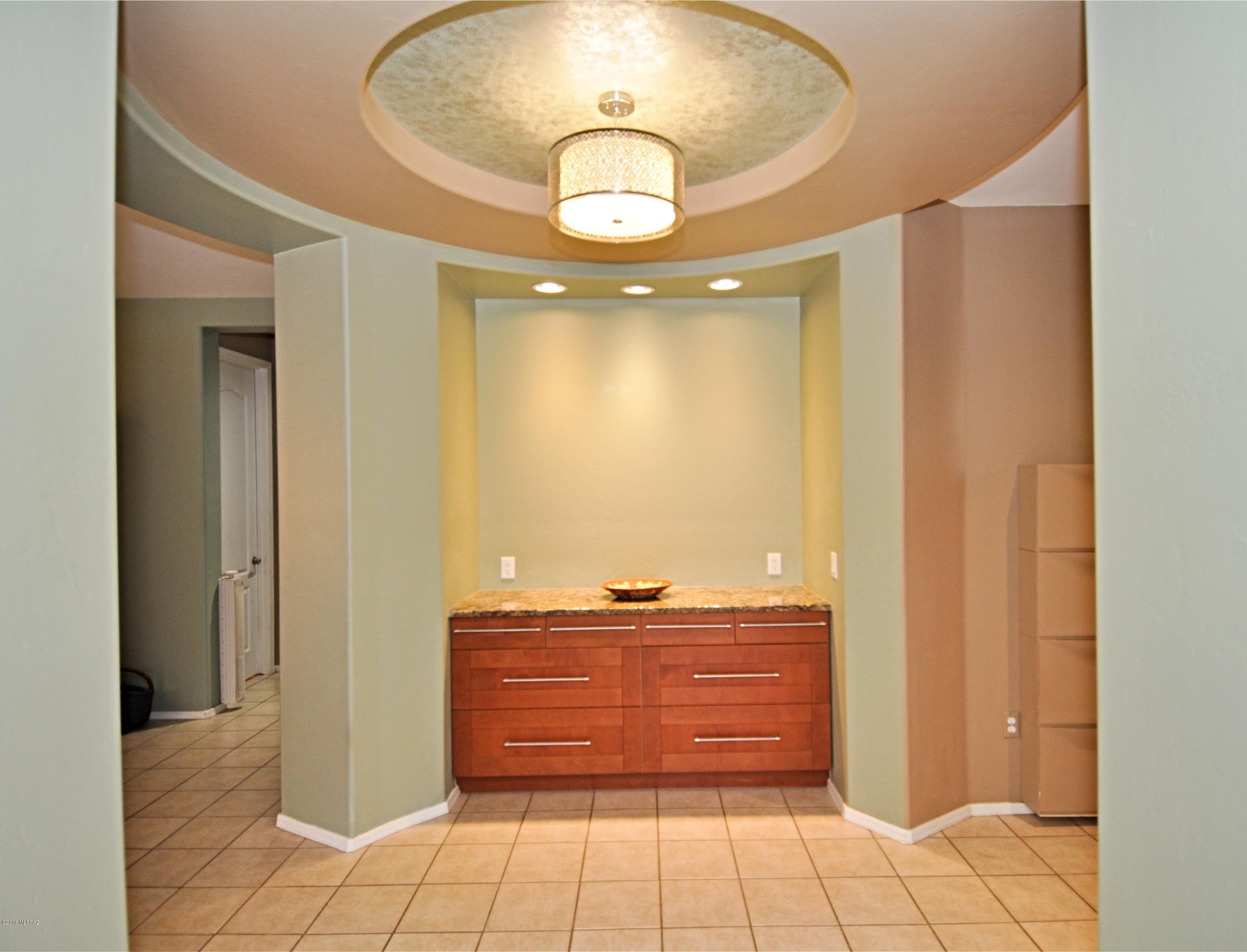 755 W Camino Sorpresa