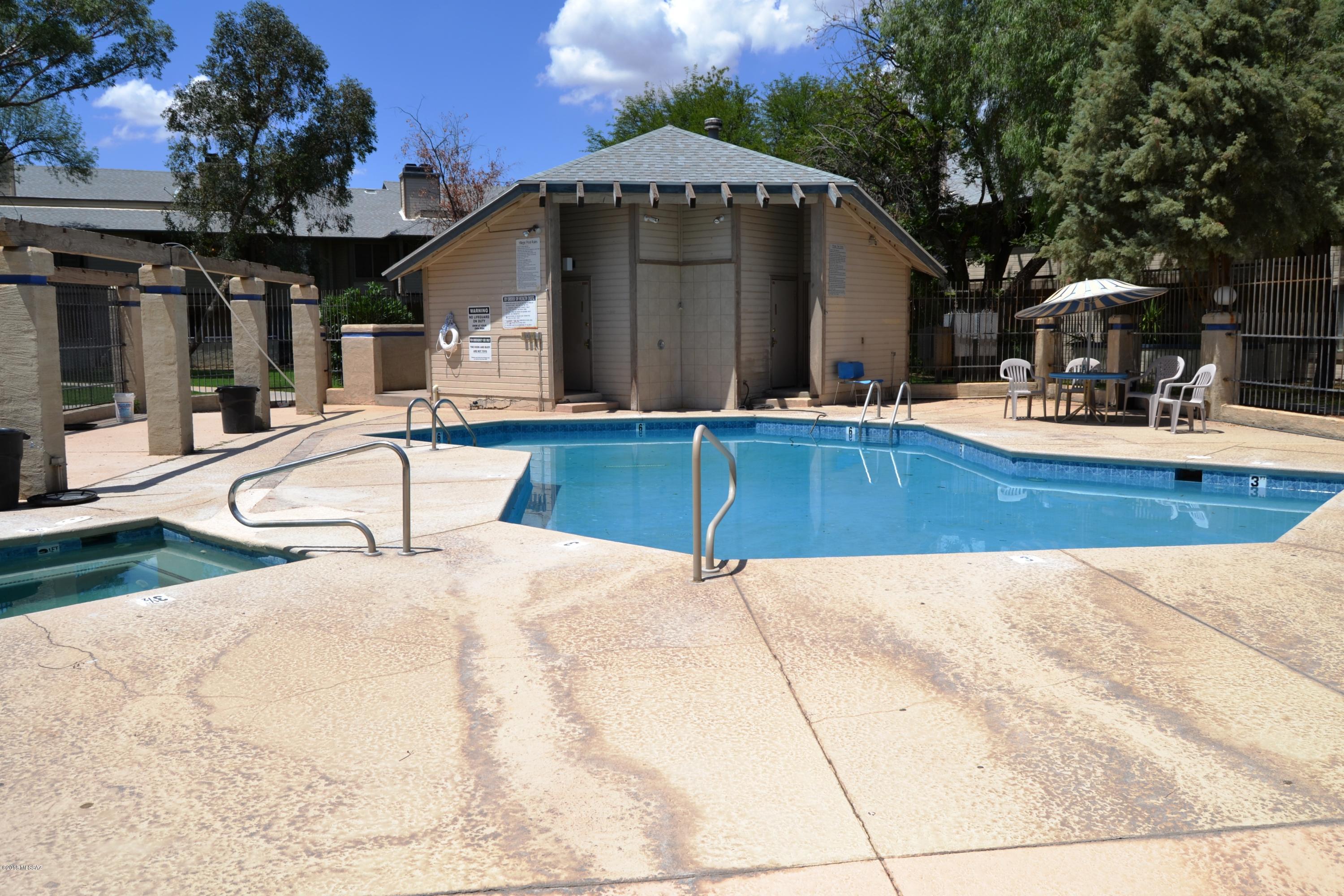 1689 W Wood Bridge Court