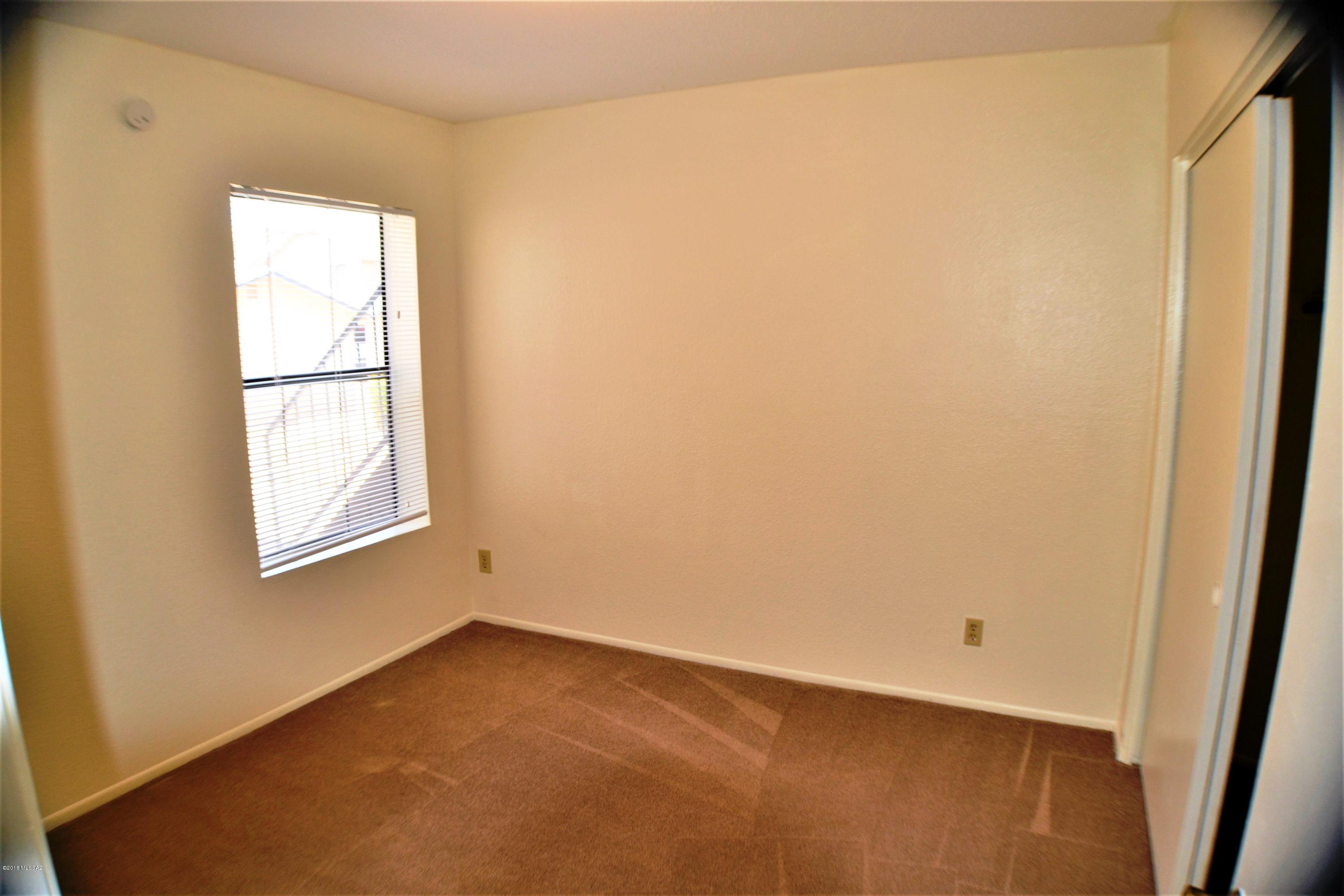 1689 W Wood Bridge Court