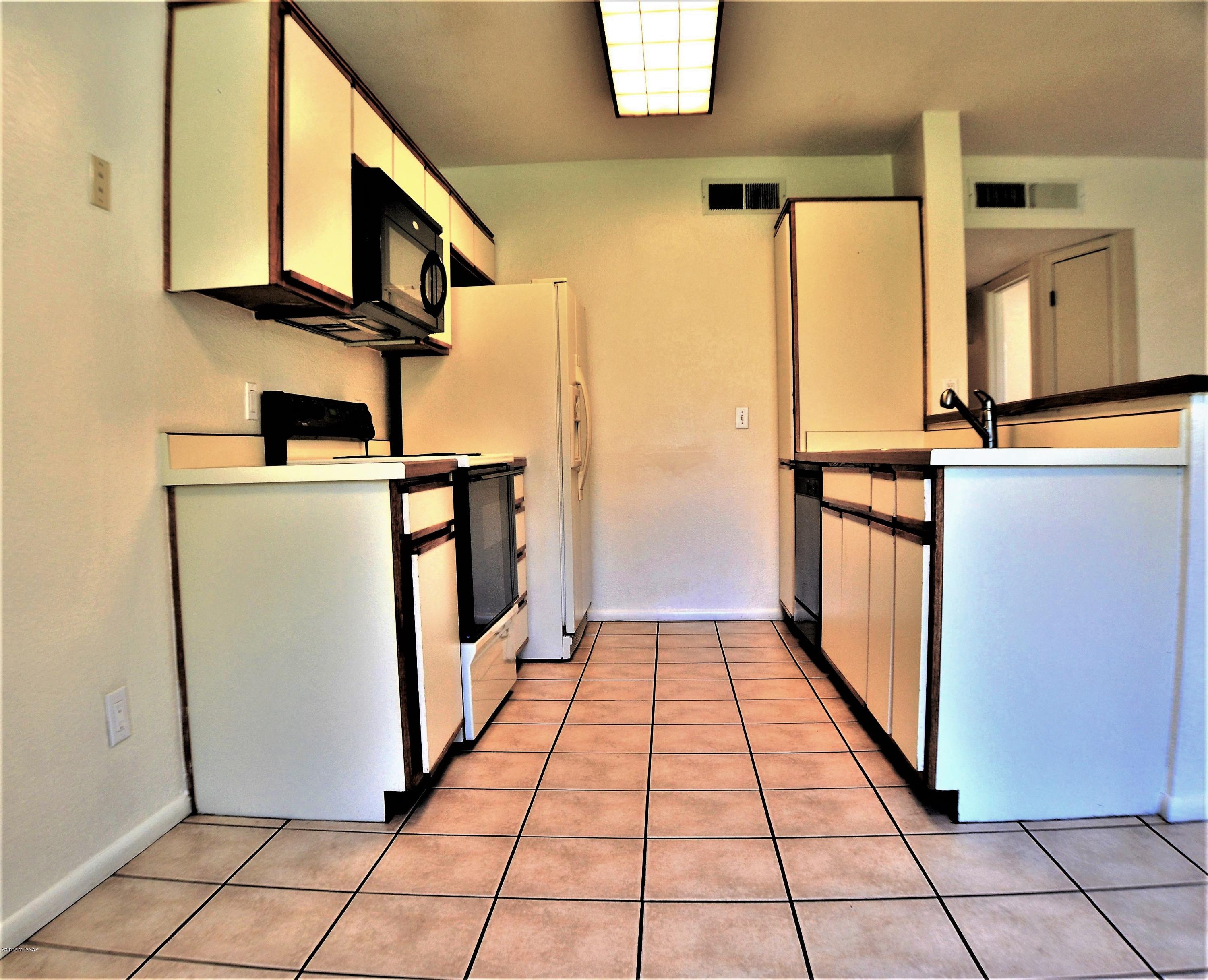 1689 W Wood Bridge Court