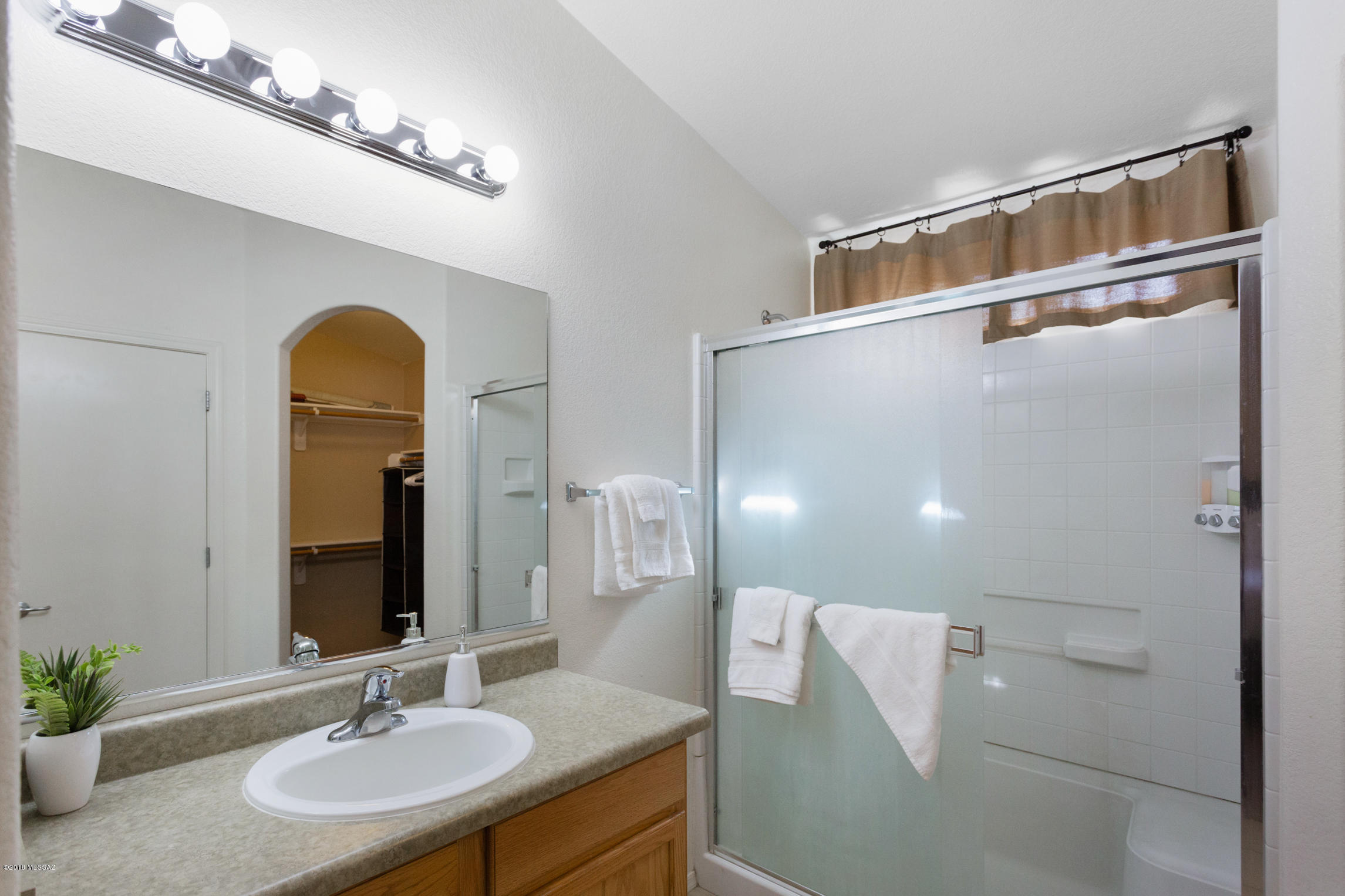 2283 E Calle Pelicano
