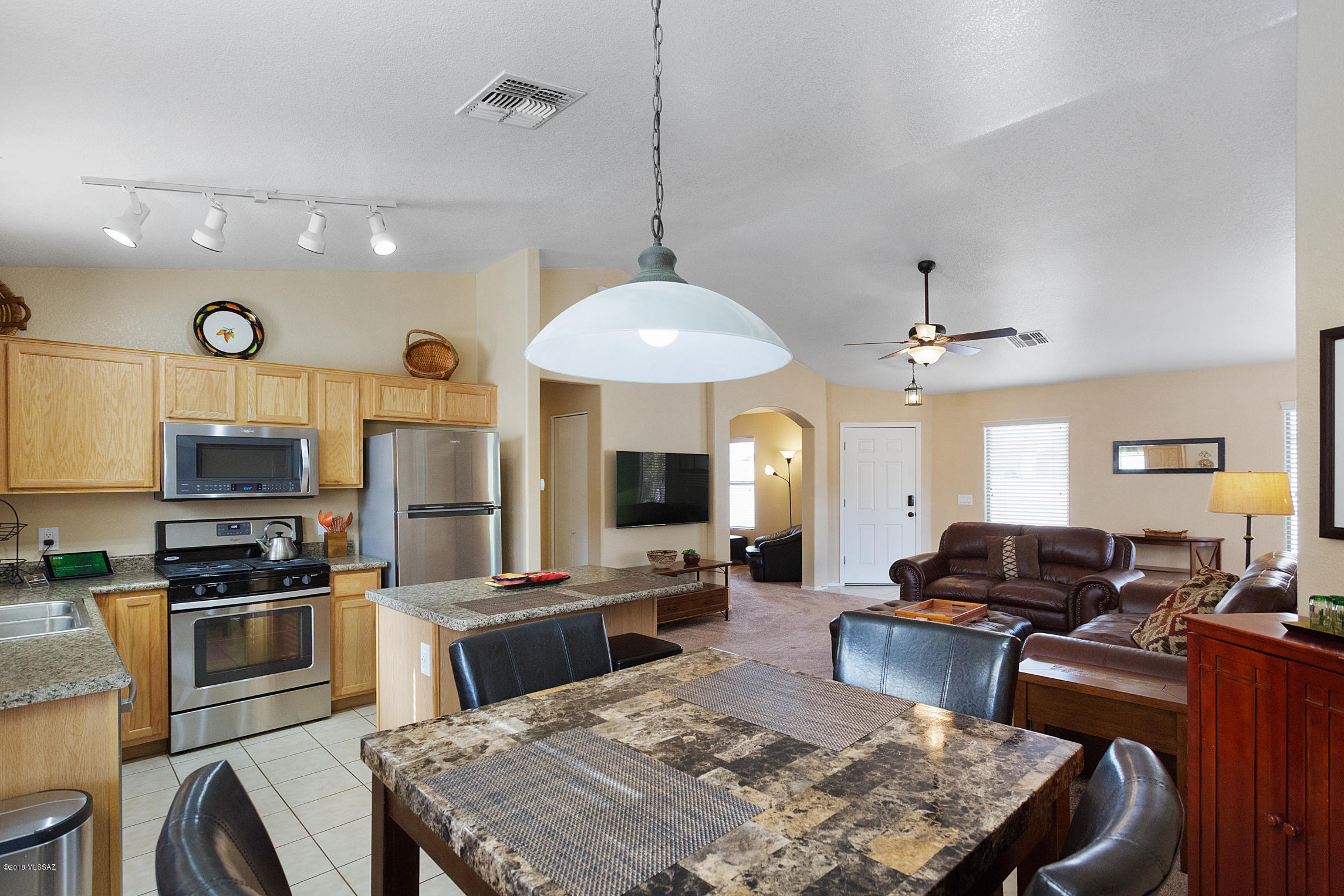 2283 E Calle Pelicano