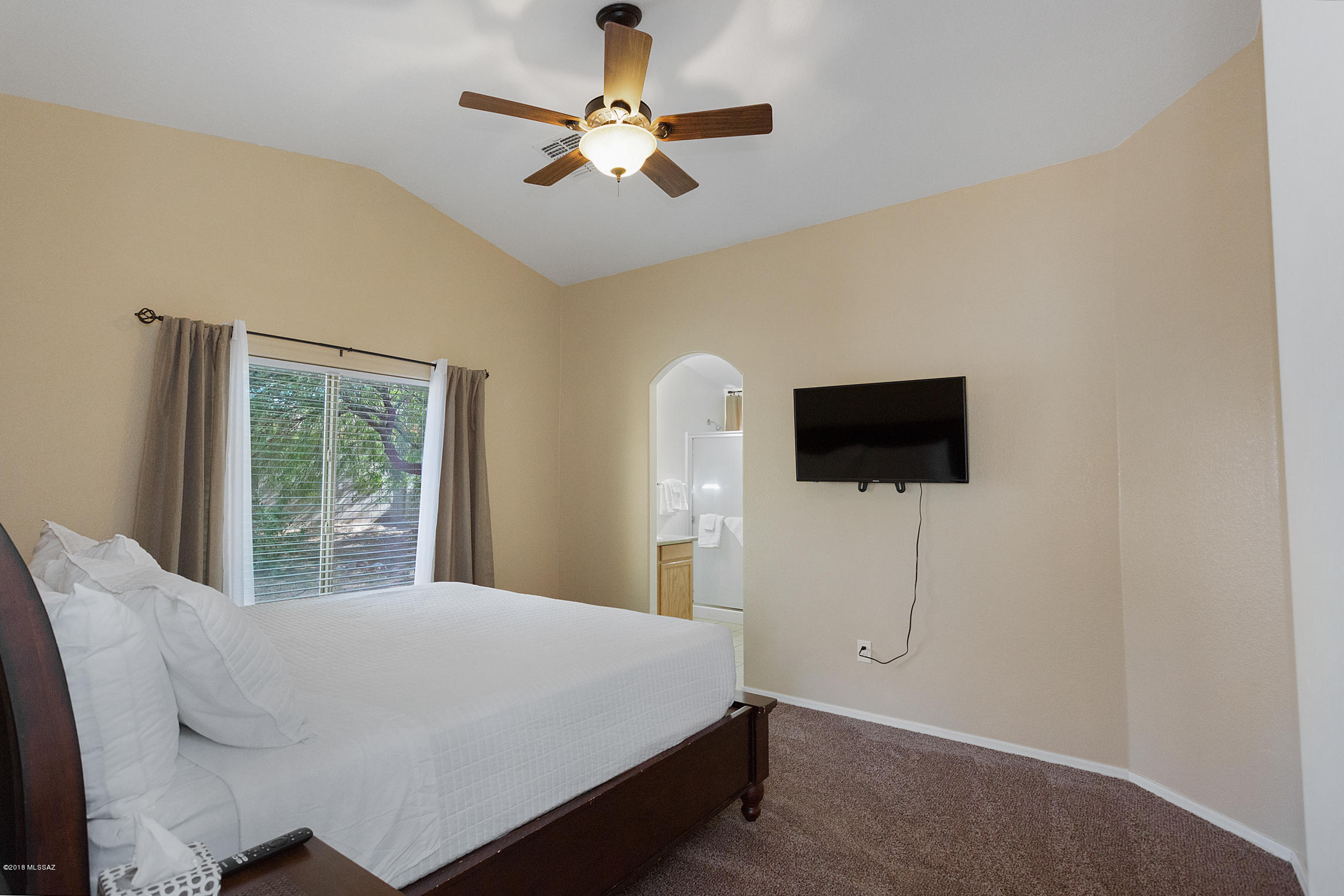 2283 E Calle Pelicano